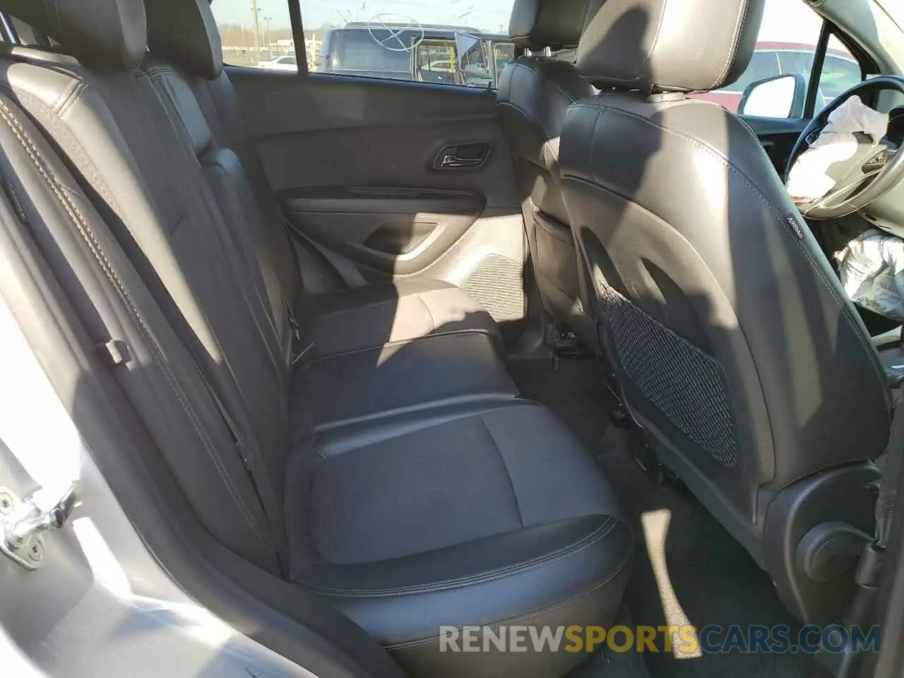 11 Фотография поврежденного автомобиля KL7CJLSB7LB009780 CHEVROLET TRAX 2020