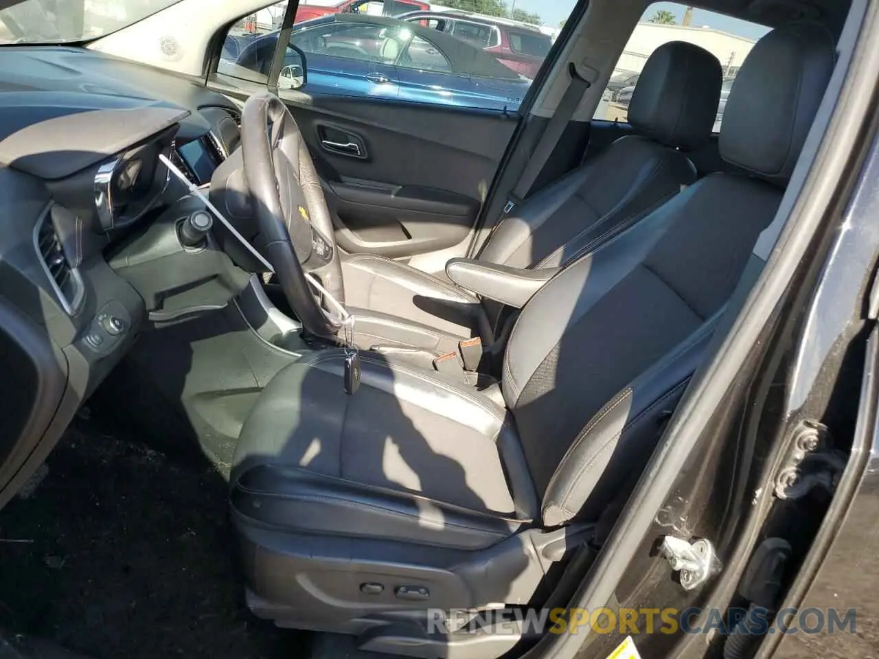 7 Фотография поврежденного автомобиля KL7CJLSB7LB065881 CHEVROLET TRAX 2020