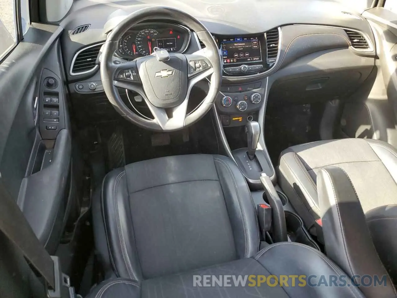 8 Фотография поврежденного автомобиля KL7CJLSB7LB065881 CHEVROLET TRAX 2020