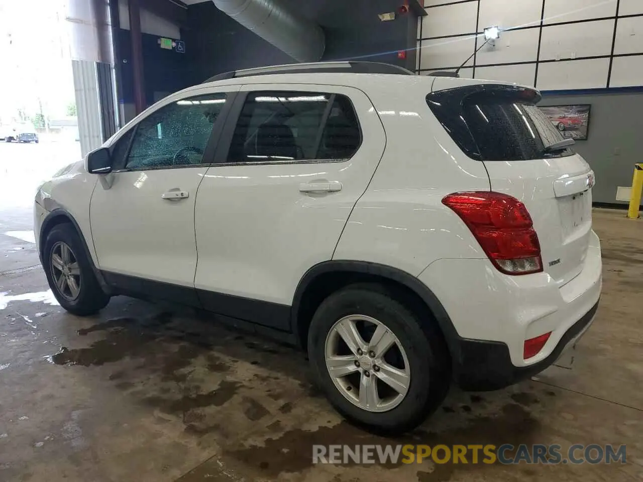 2 Photograph of a damaged car KL7CJLSB7LB338463 CHEVROLET TRAX 2020