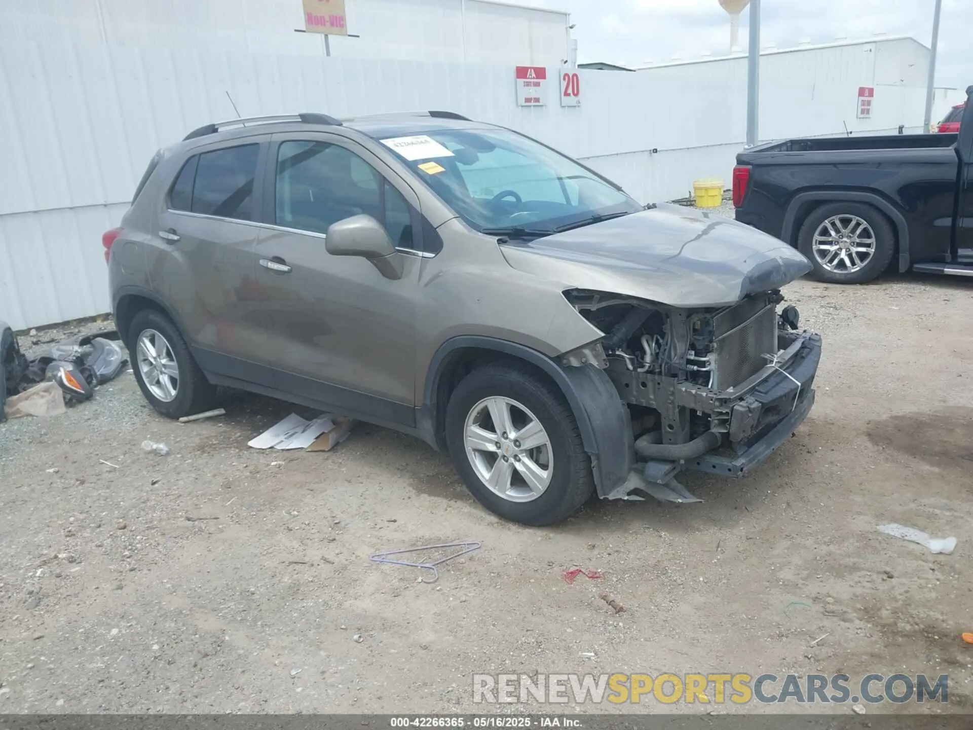 1 Фотография поврежденного автомобиля KL7CJLSB7LB351195 CHEVROLET TRAX 2020