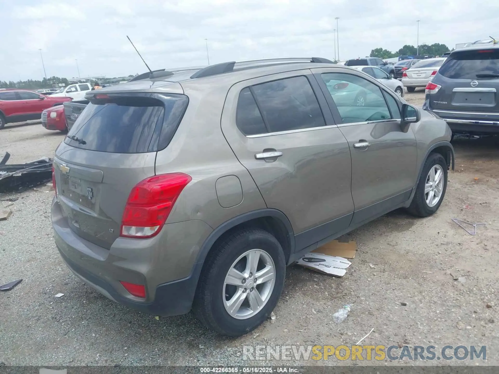 4 Фотография поврежденного автомобиля KL7CJLSB7LB351195 CHEVROLET TRAX 2020