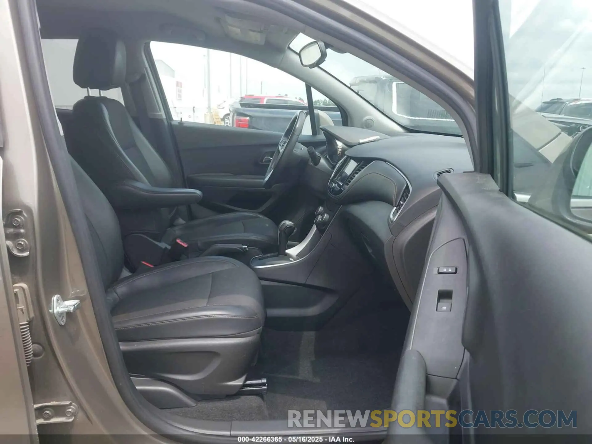 5 Фотография поврежденного автомобиля KL7CJLSB7LB351195 CHEVROLET TRAX 2020