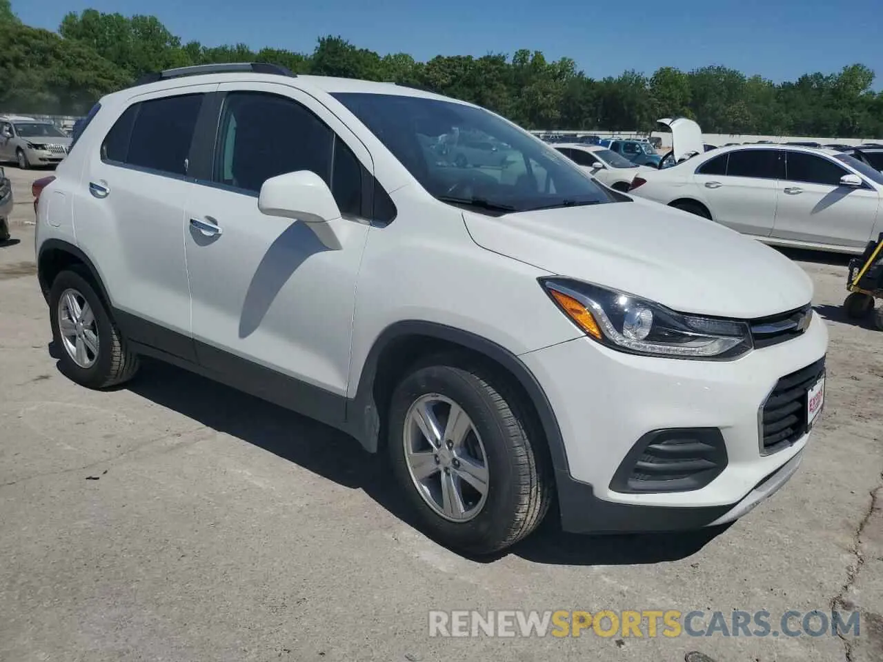 4 Photograph of a damaged car KL7CJLSB8LB058390 CHEVROLET TRAX 2020
