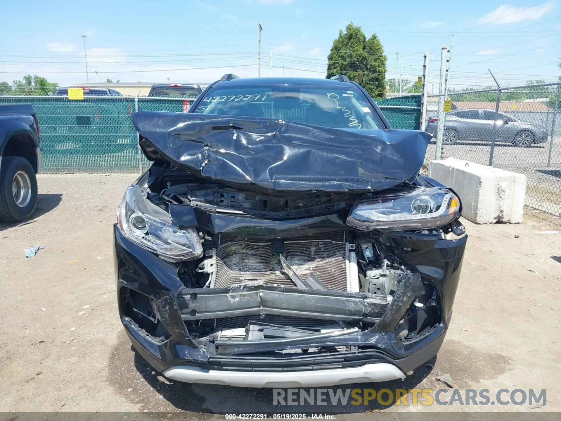 13 Фотография поврежденного автомобиля KL7CJLSB9LB013376 CHEVROLET TRAX 2020