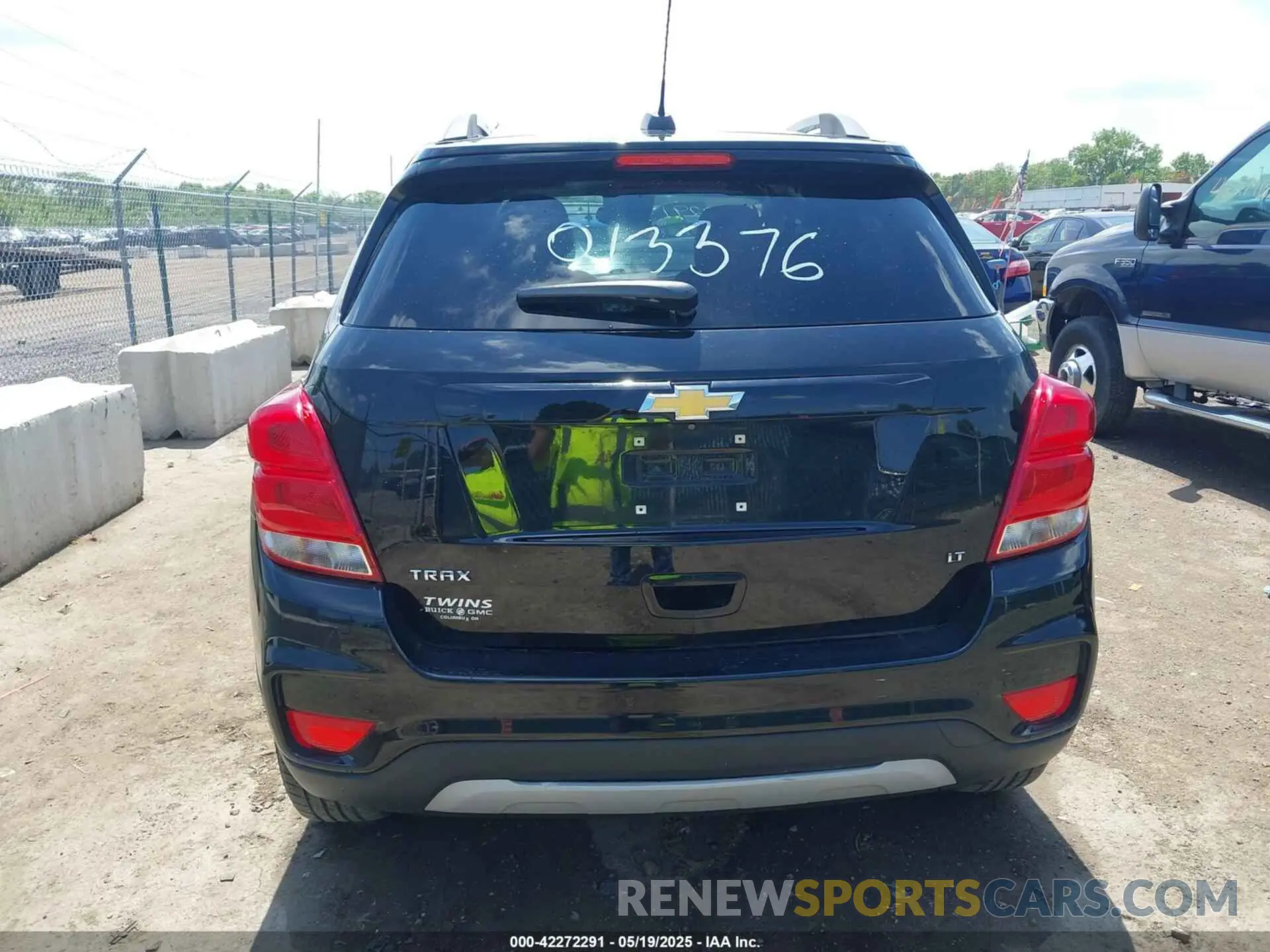 17 Фотография поврежденного автомобиля KL7CJLSB9LB013376 CHEVROLET TRAX 2020