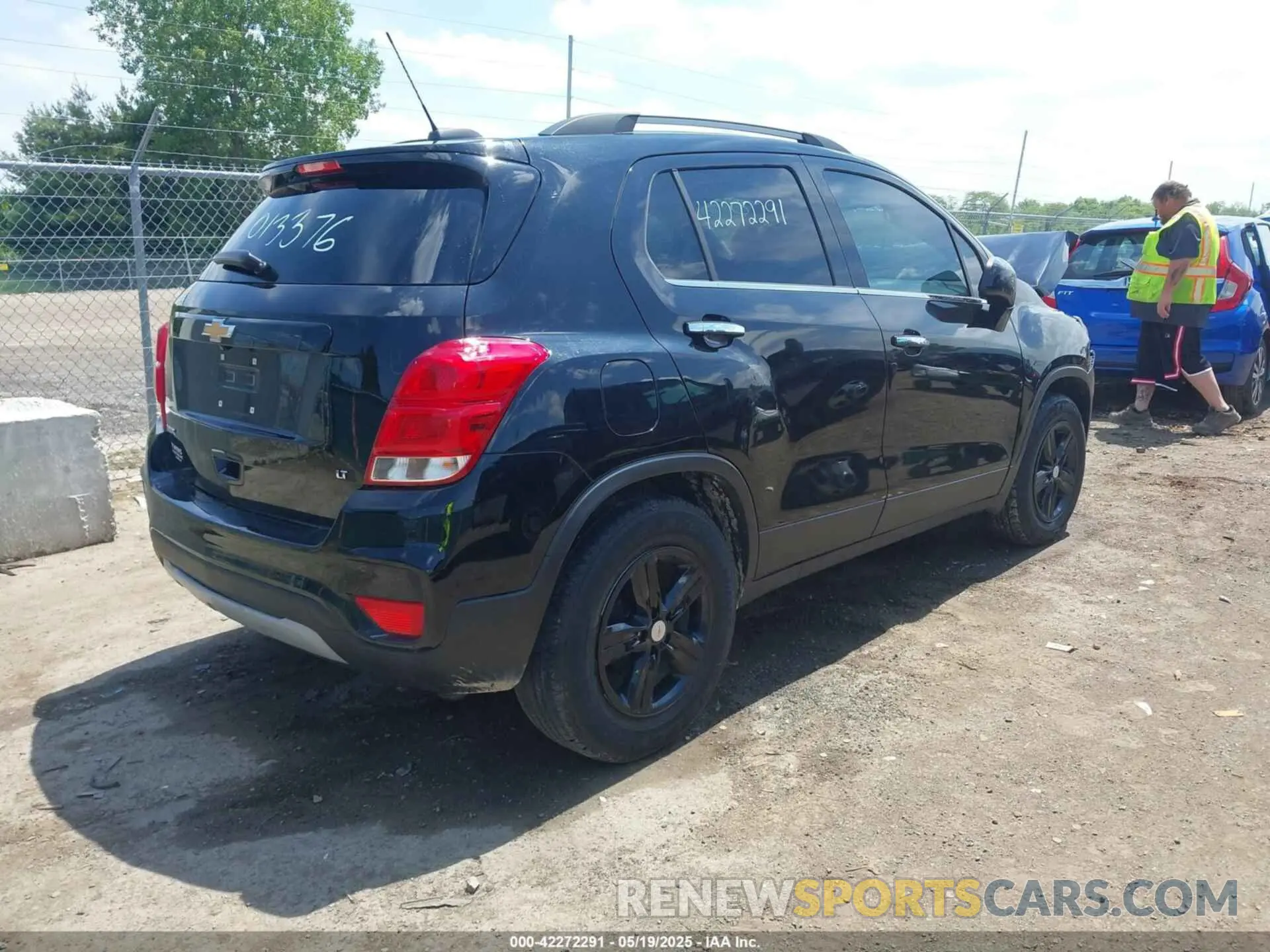 4 Фотография поврежденного автомобиля KL7CJLSB9LB013376 CHEVROLET TRAX 2020