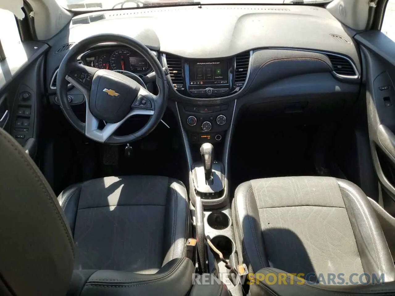 8 Photograph of a damaged car KL7CJLSB9LB319669 CHEVROLET TRAX 2020