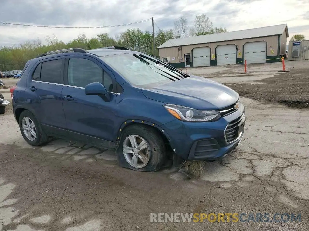 4 Photograph of a damaged car KL7CJLSB9LB330512 CHEVROLET TRAX 2020