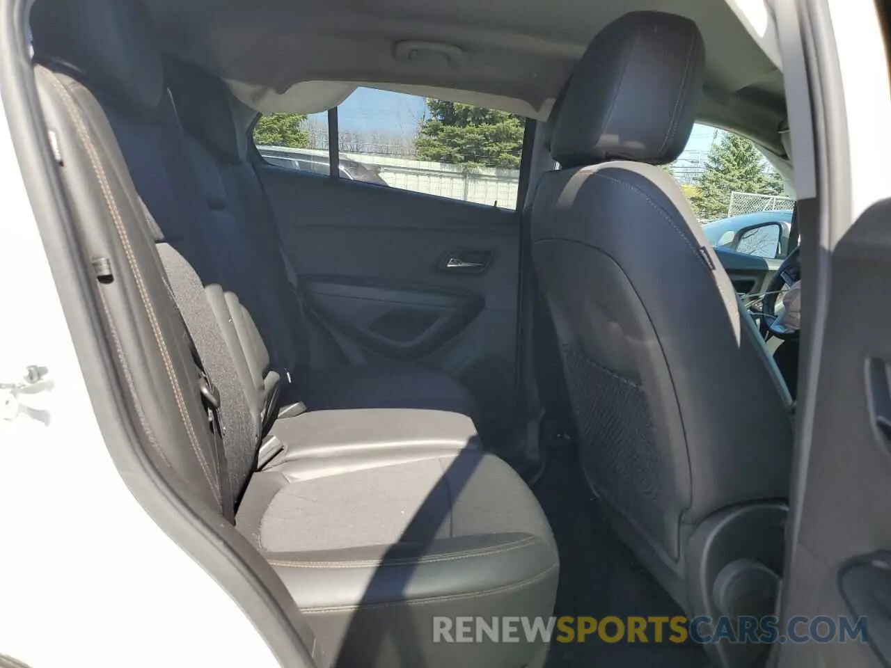 11 Фотография поврежденного автомобиля KL7CJLSBXLB016691 CHEVROLET TRAX 2020