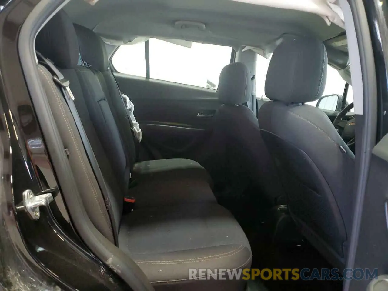 10 Photograph of a damaged car KL7CJNSB8LB043741 CHEVROLET TRAX 2020