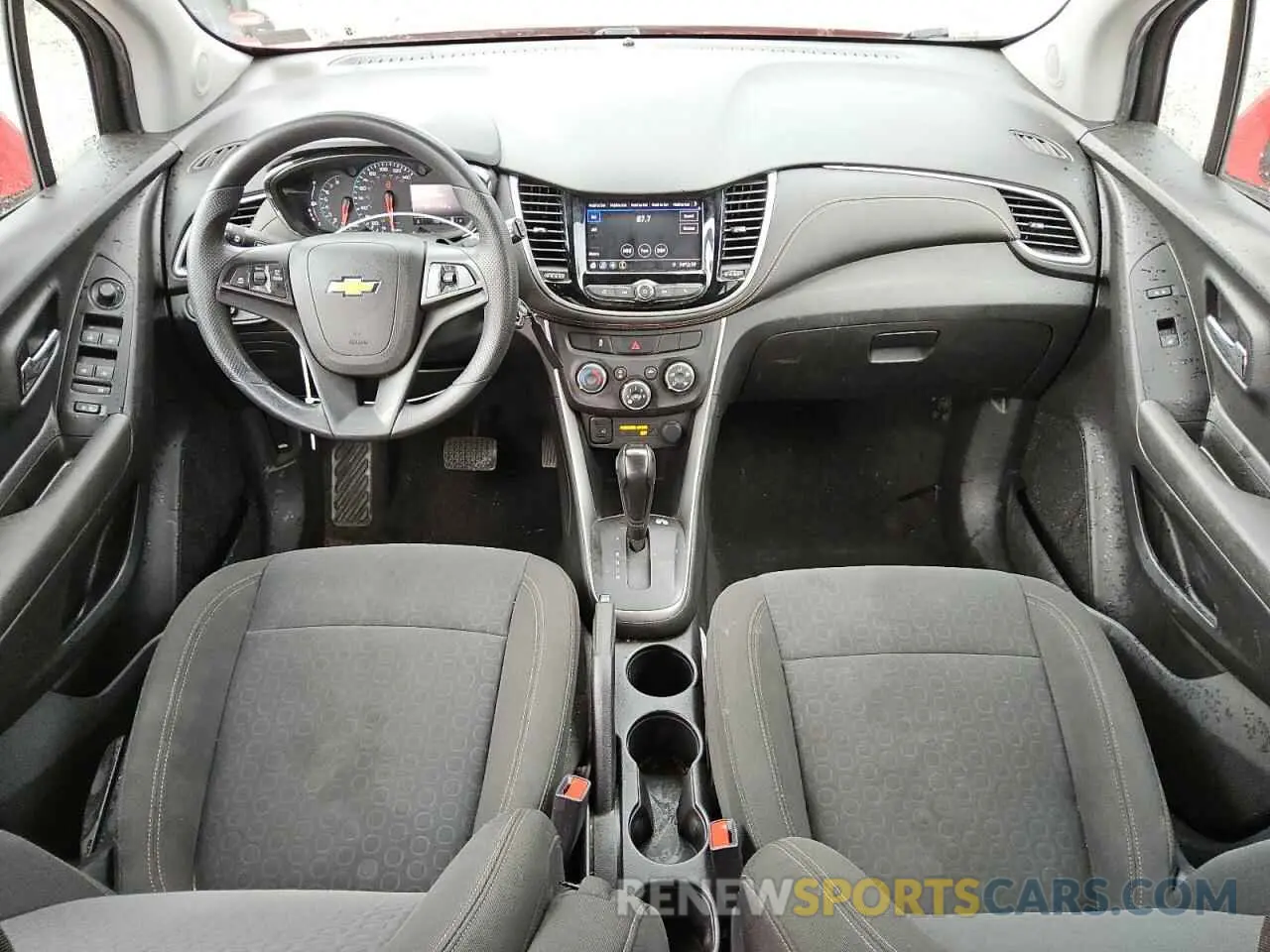 8 Photograph of a damaged car KL7CJNSB8LB331047 CHEVROLET TRAX 2020