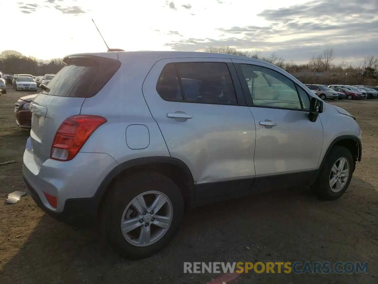 3 Фотография поврежденного автомобиля KL7CJNSBXLB324150 CHEVROLET TRAX 2020