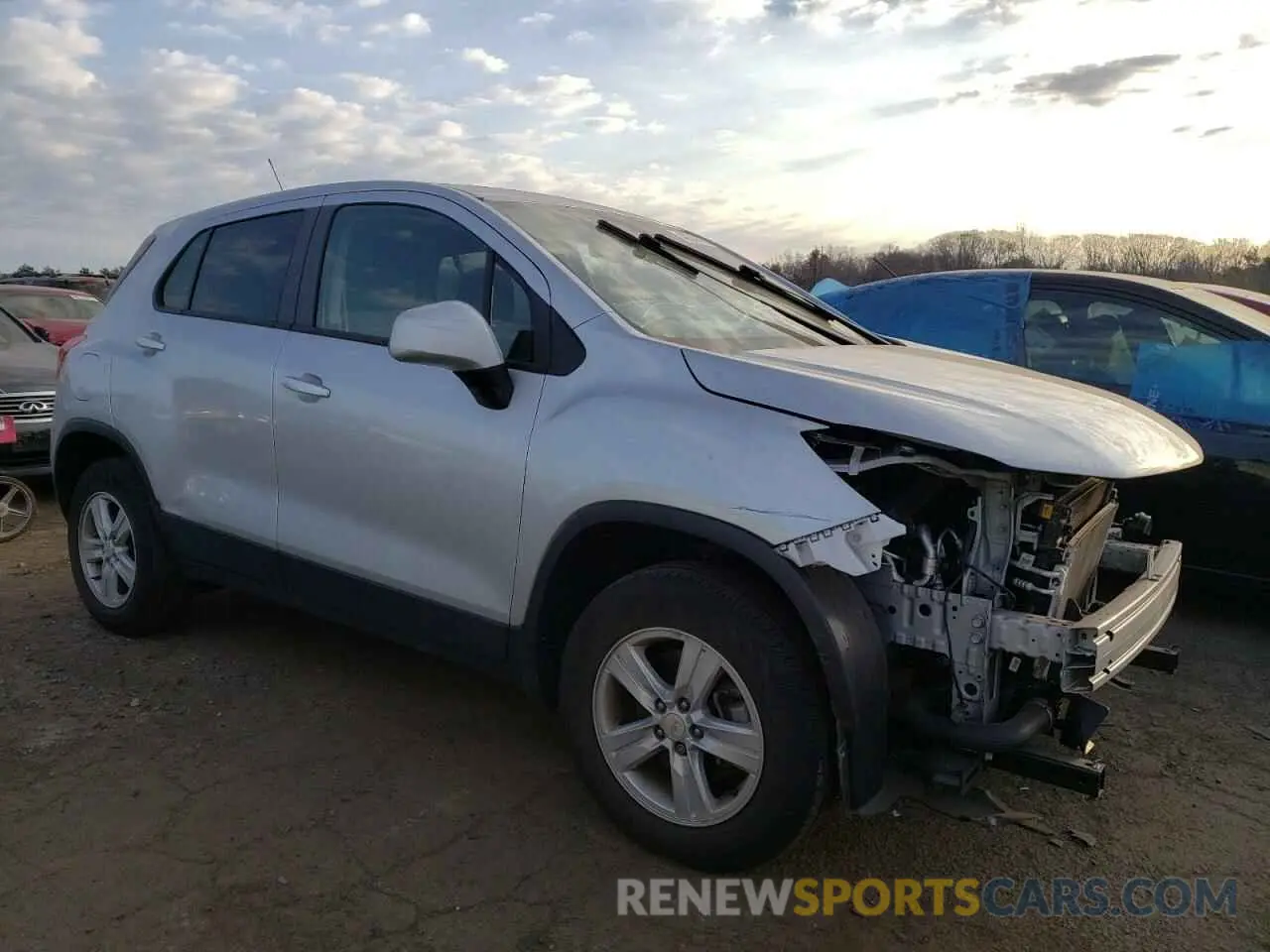 4 Фотография поврежденного автомобиля KL7CJNSBXLB324150 CHEVROLET TRAX 2020