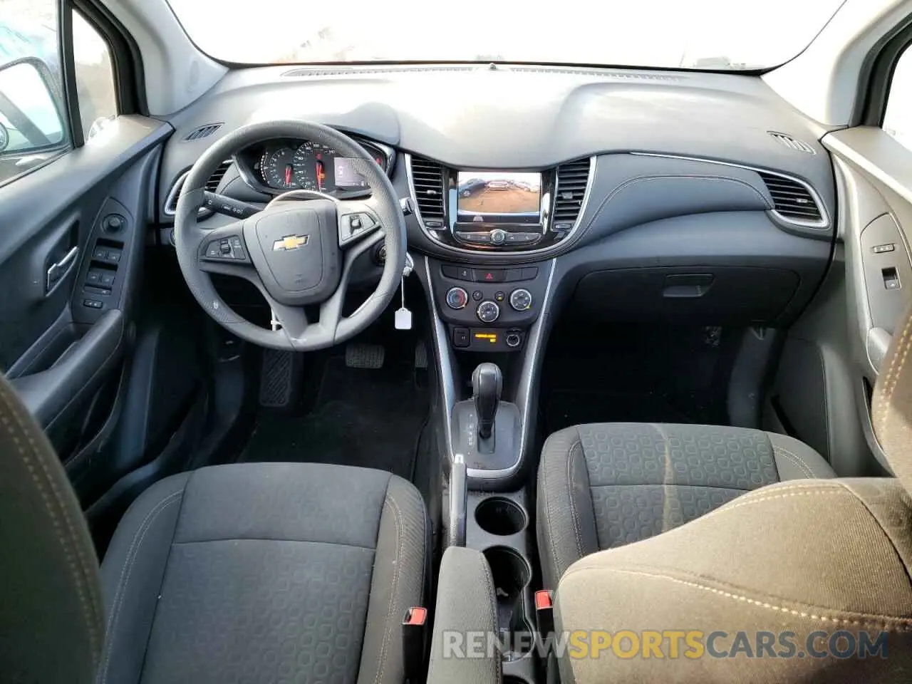 8 Фотография поврежденного автомобиля KL7CJNSBXLB324150 CHEVROLET TRAX 2020