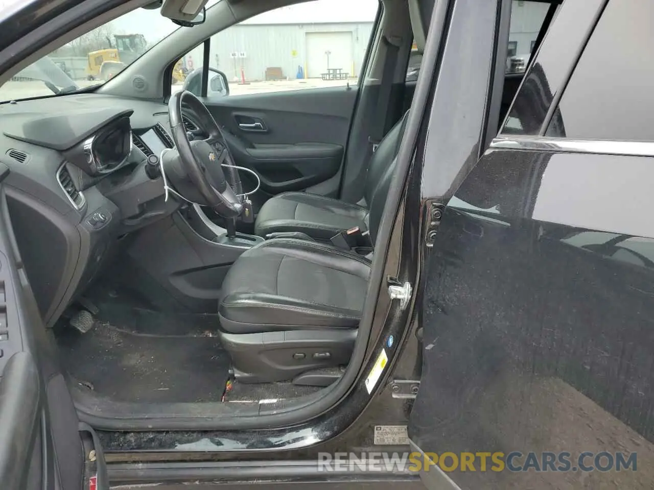 7 Photograph of a damaged car KL7CJPSB2LB010195 CHEVROLET TRAX 2020