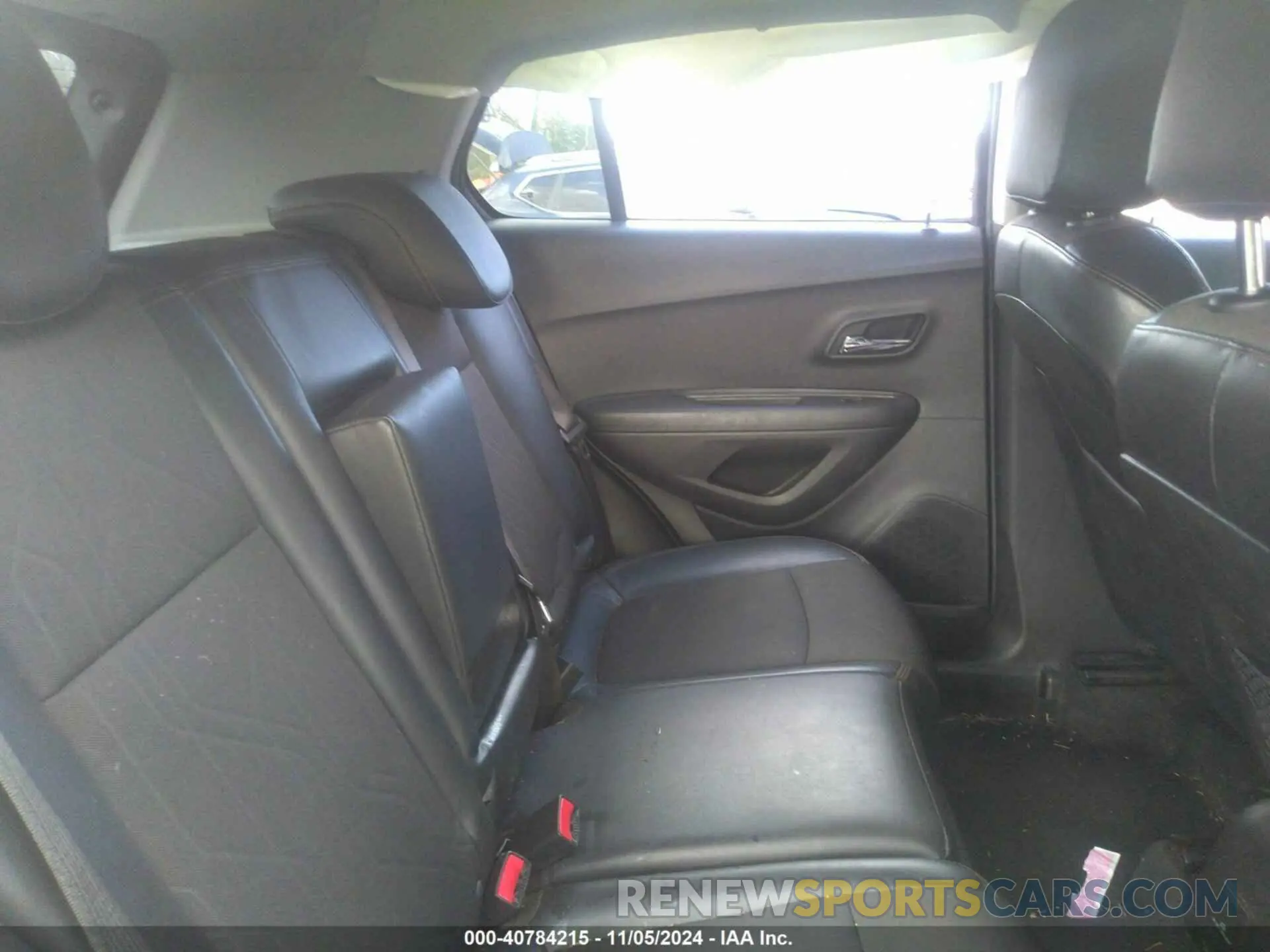 8 Photograph of a damaged car KL7CJPSB3LB001294 CHEVROLET TRAX 2020