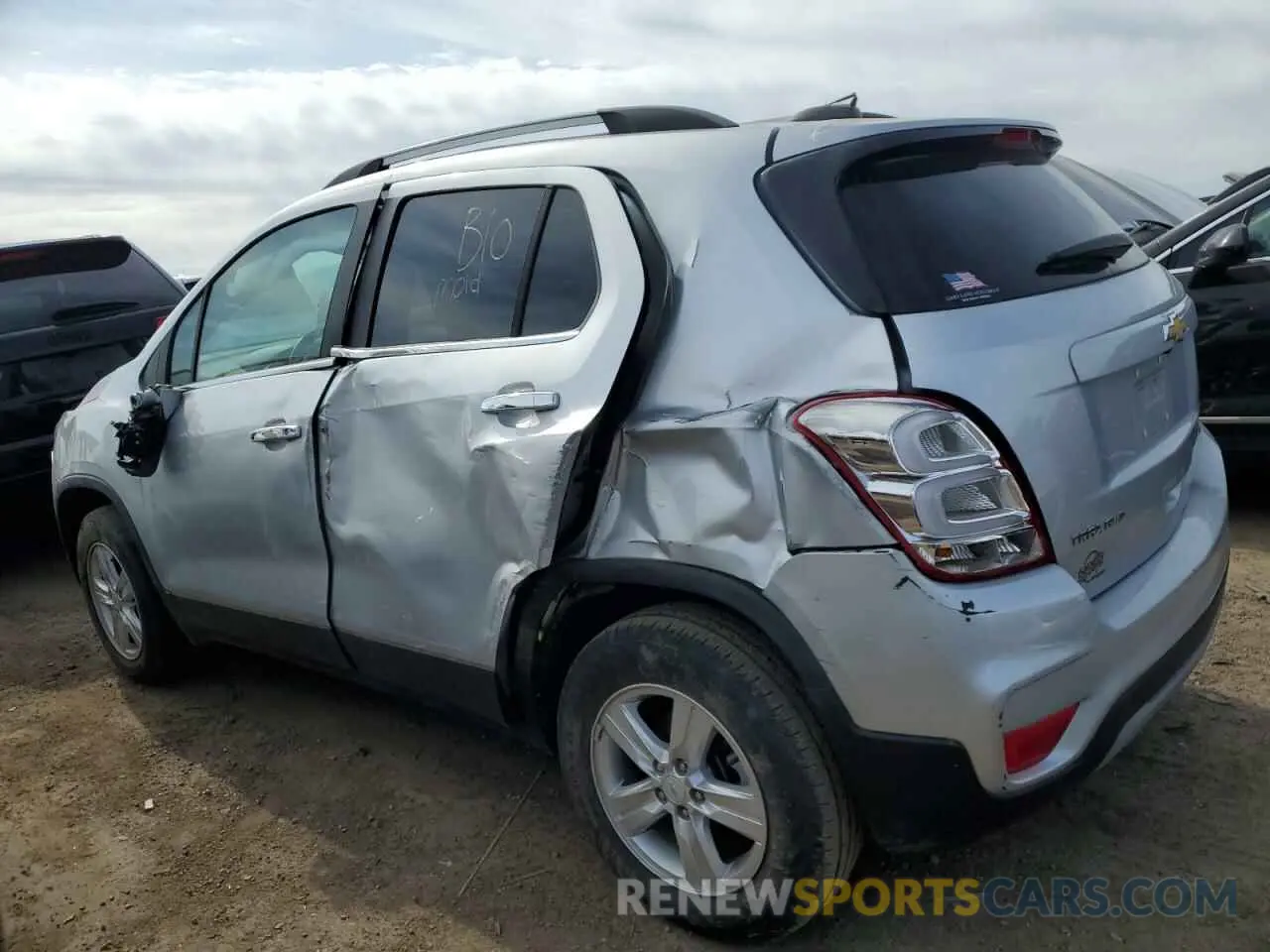 2 Фотография поврежденного автомобиля KL7CJPSB3LB008794 CHEVROLET TRAX 2020