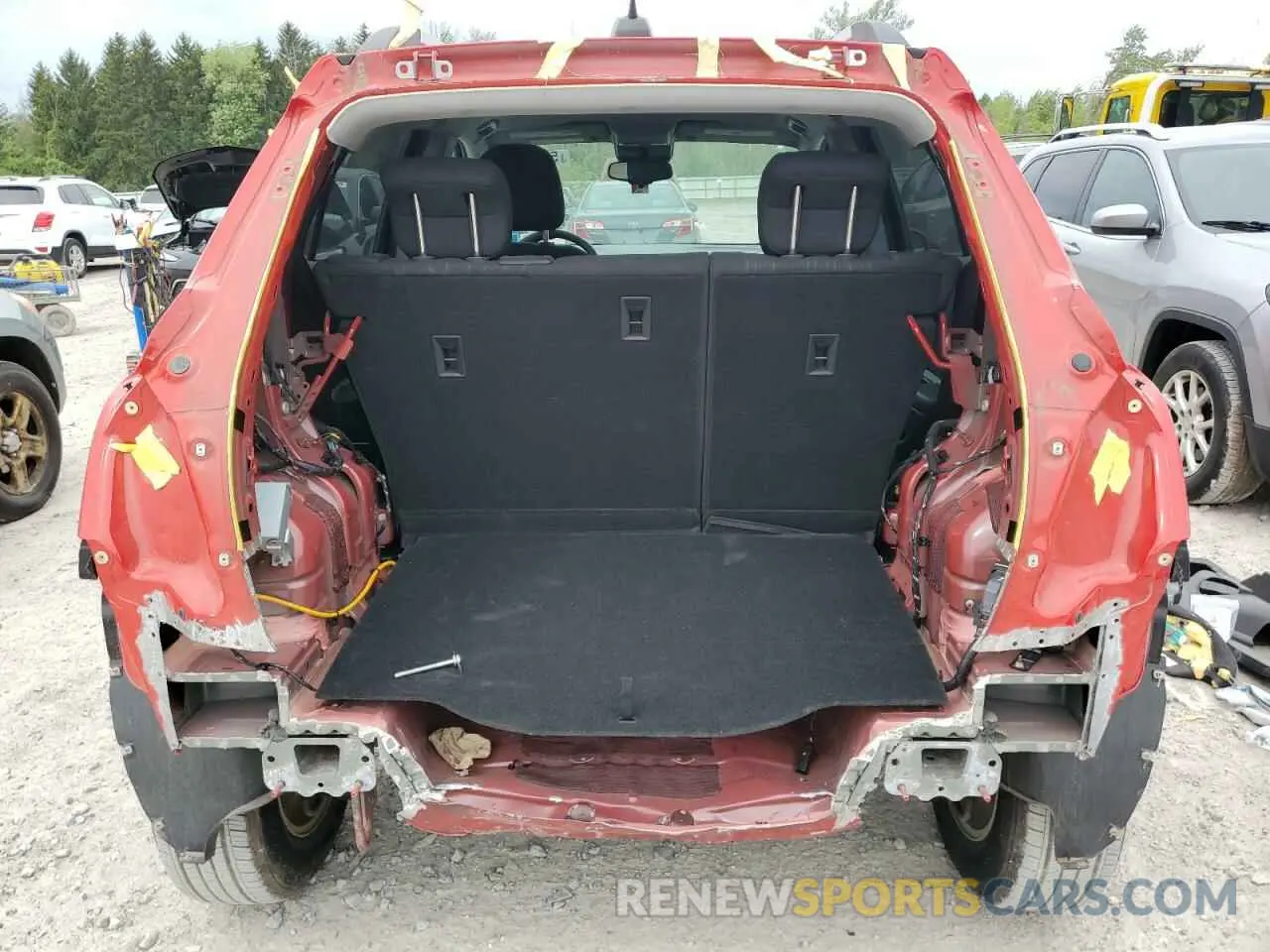 6 Photograph of a damaged car KL7CJPSB3LB330755 CHEVROLET TRAX 2020