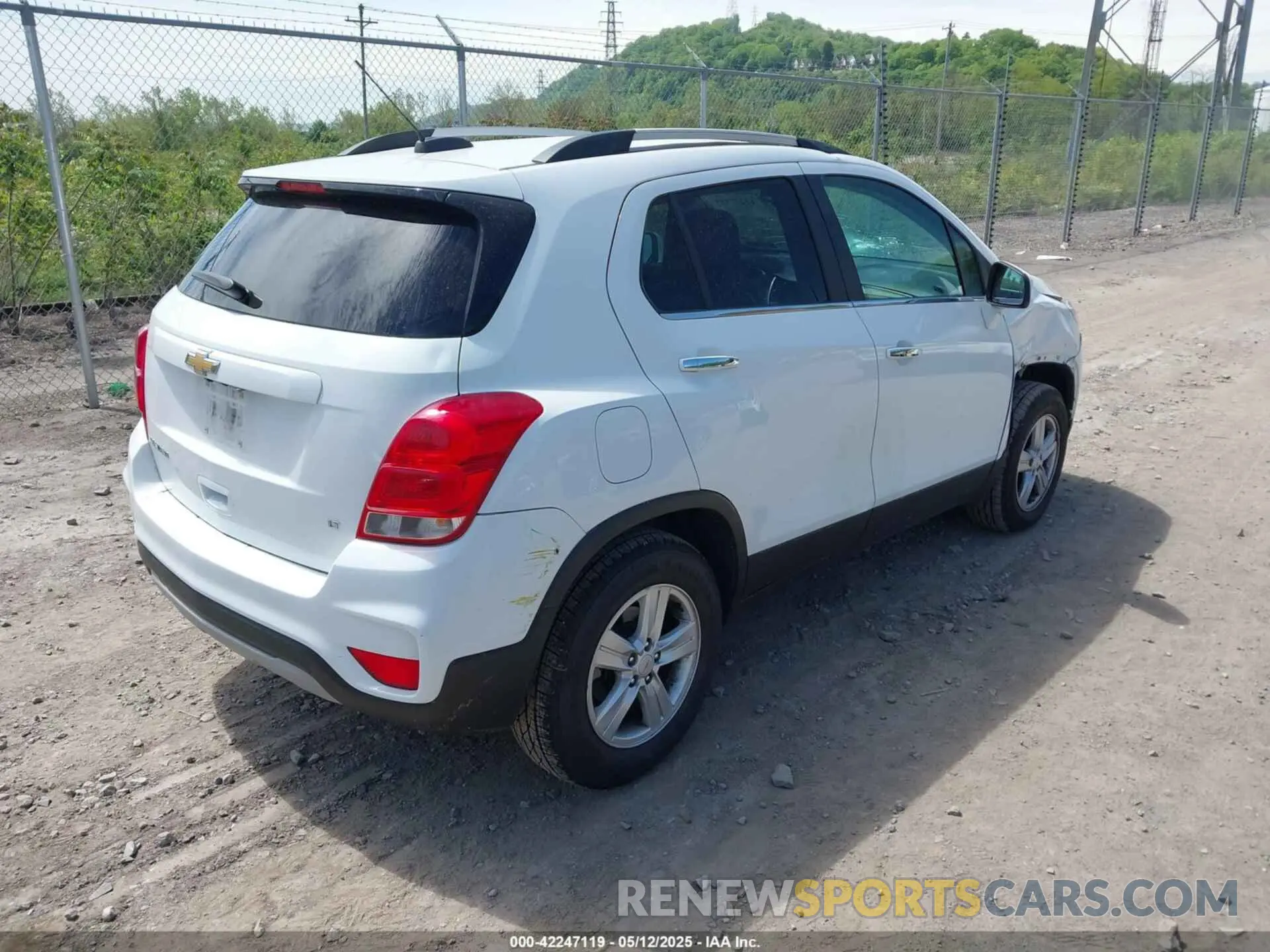 4 Photograph of a damaged car KL7CJPSB5LB002799 CHEVROLET TRAX 2020