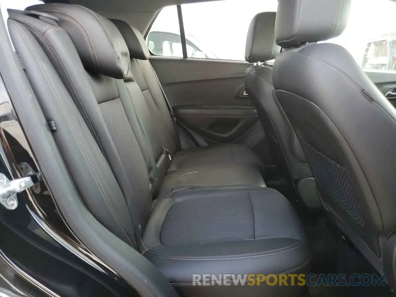 11 Photograph of a damaged car KL7CJPSB5LB072786 CHEVROLET TRAX 2020