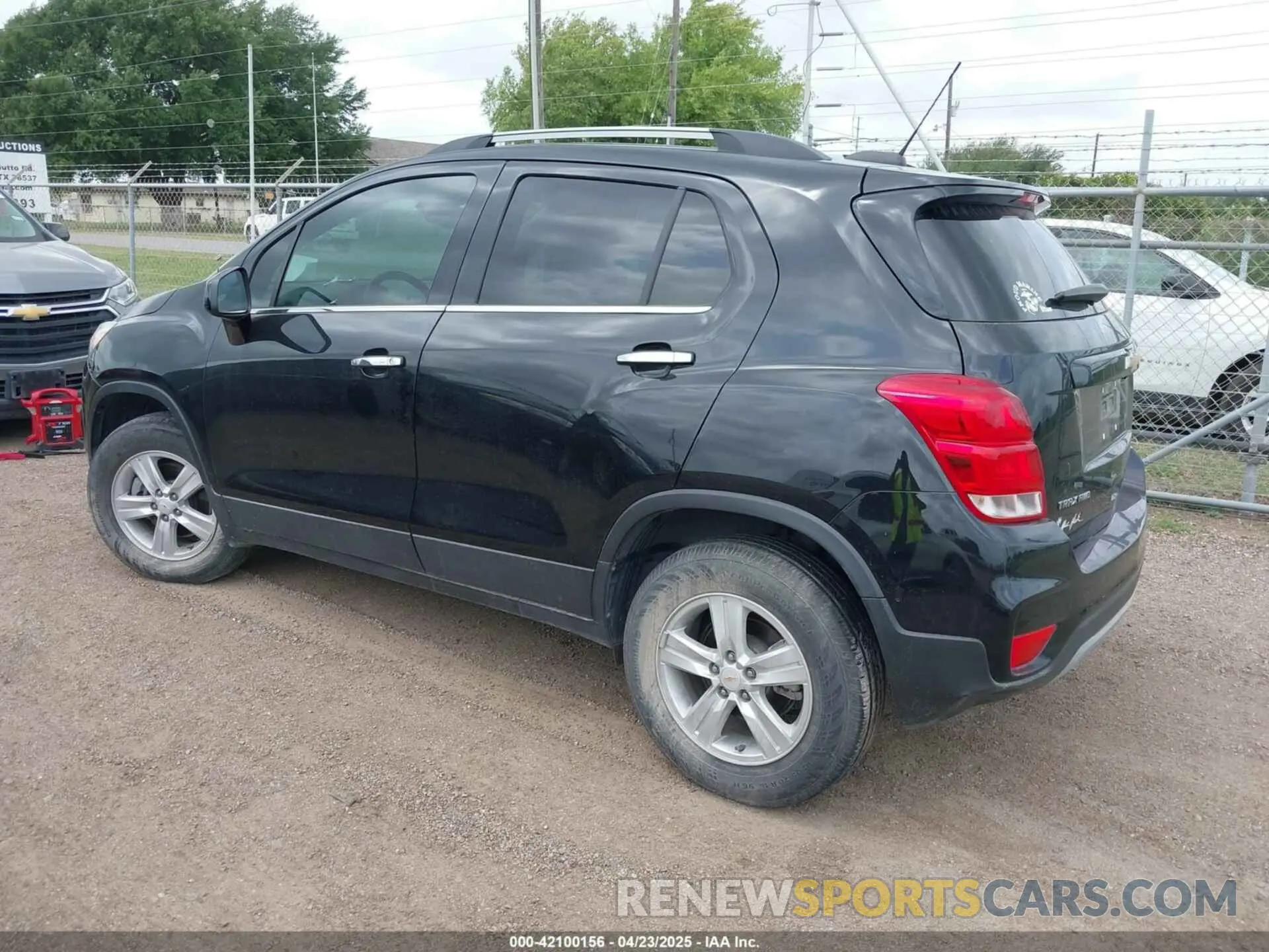 3 Photograph of a damaged car KL7CJPSB6LB027677 CHEVROLET TRAX 2020