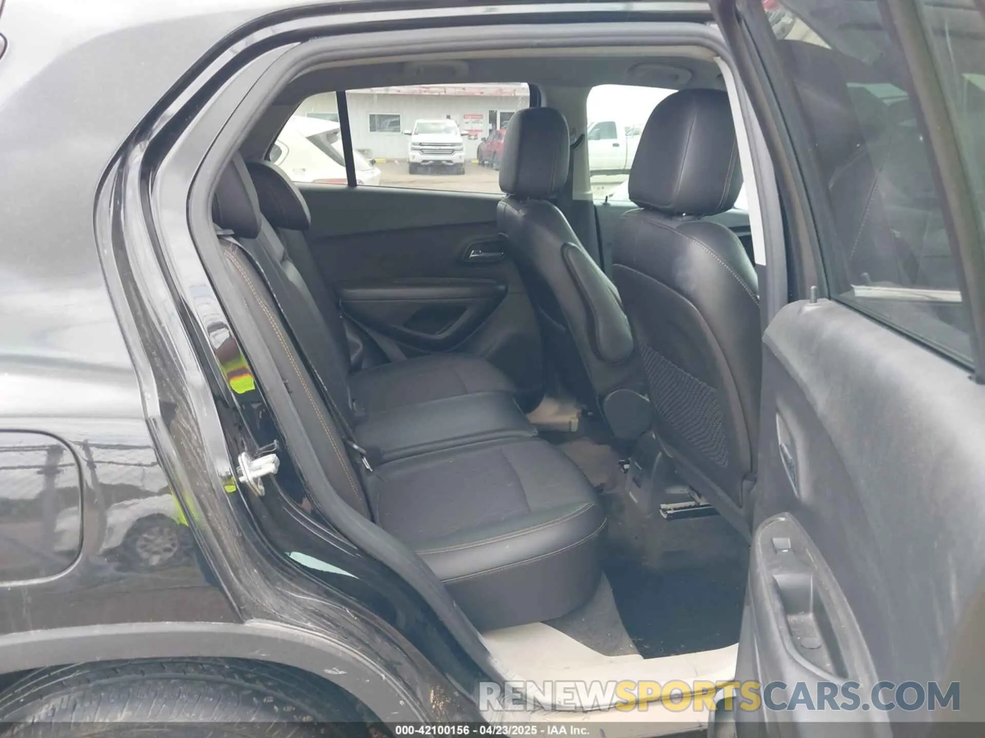 8 Photograph of a damaged car KL7CJPSB6LB027677 CHEVROLET TRAX 2020