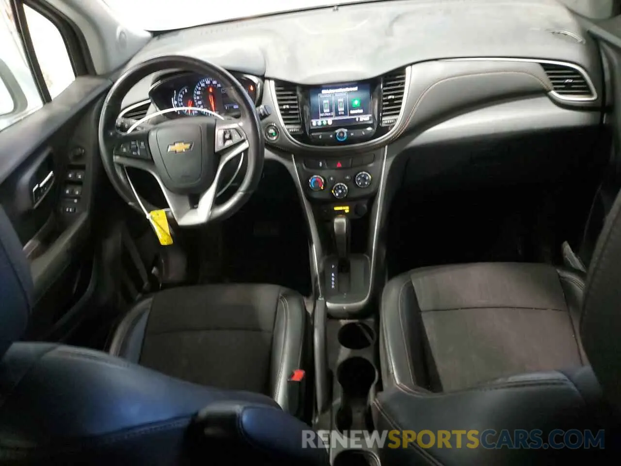 8 Photograph of a damaged car KL7CJPSB9LB008864 CHEVROLET TRAX 2020