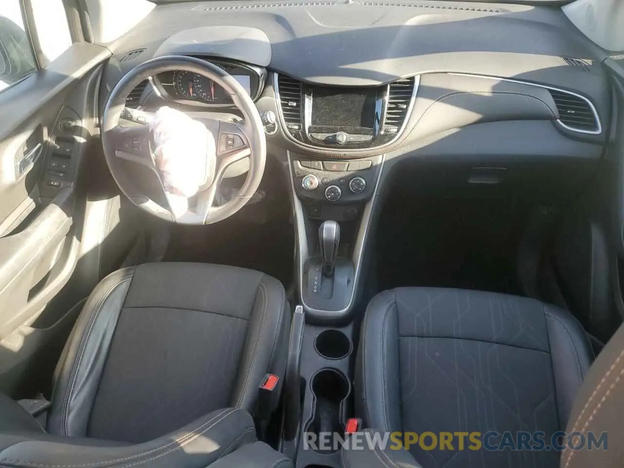 8 Фотография поврежденного автомобиля KL7CJPSB9LB088926 CHEVROLET TRAX 2020