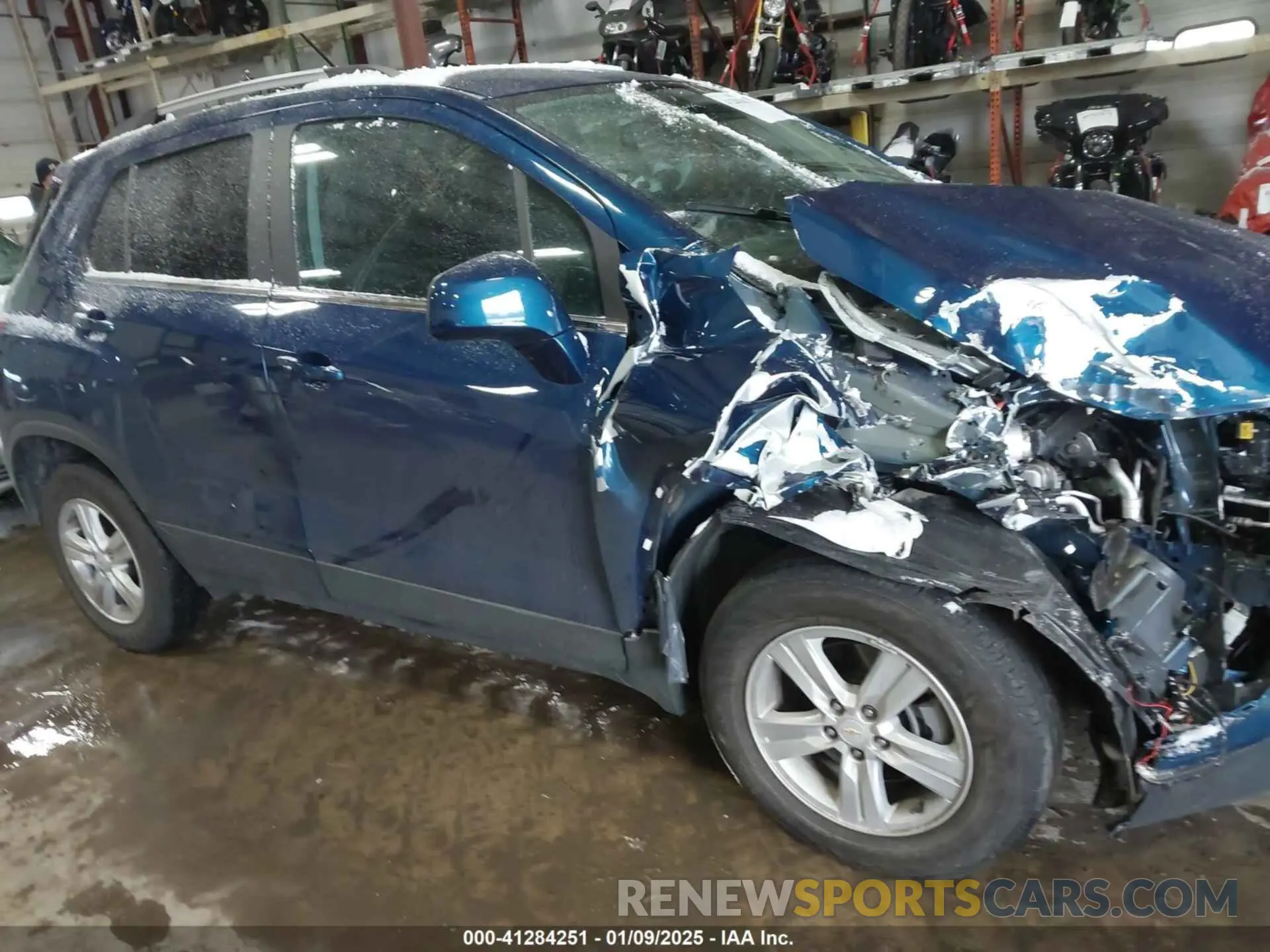 13 Фотография поврежденного автомобиля KL7CJPSB9LB330369 CHEVROLET TRAX 2020