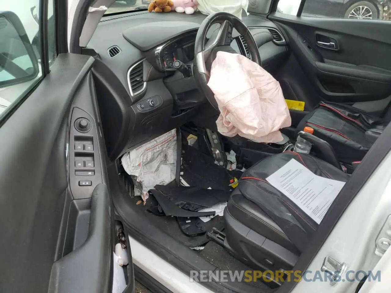 8 Фотография поврежденного автомобиля KL7CJPSBXLB001082 CHEVROLET TRAX 2020