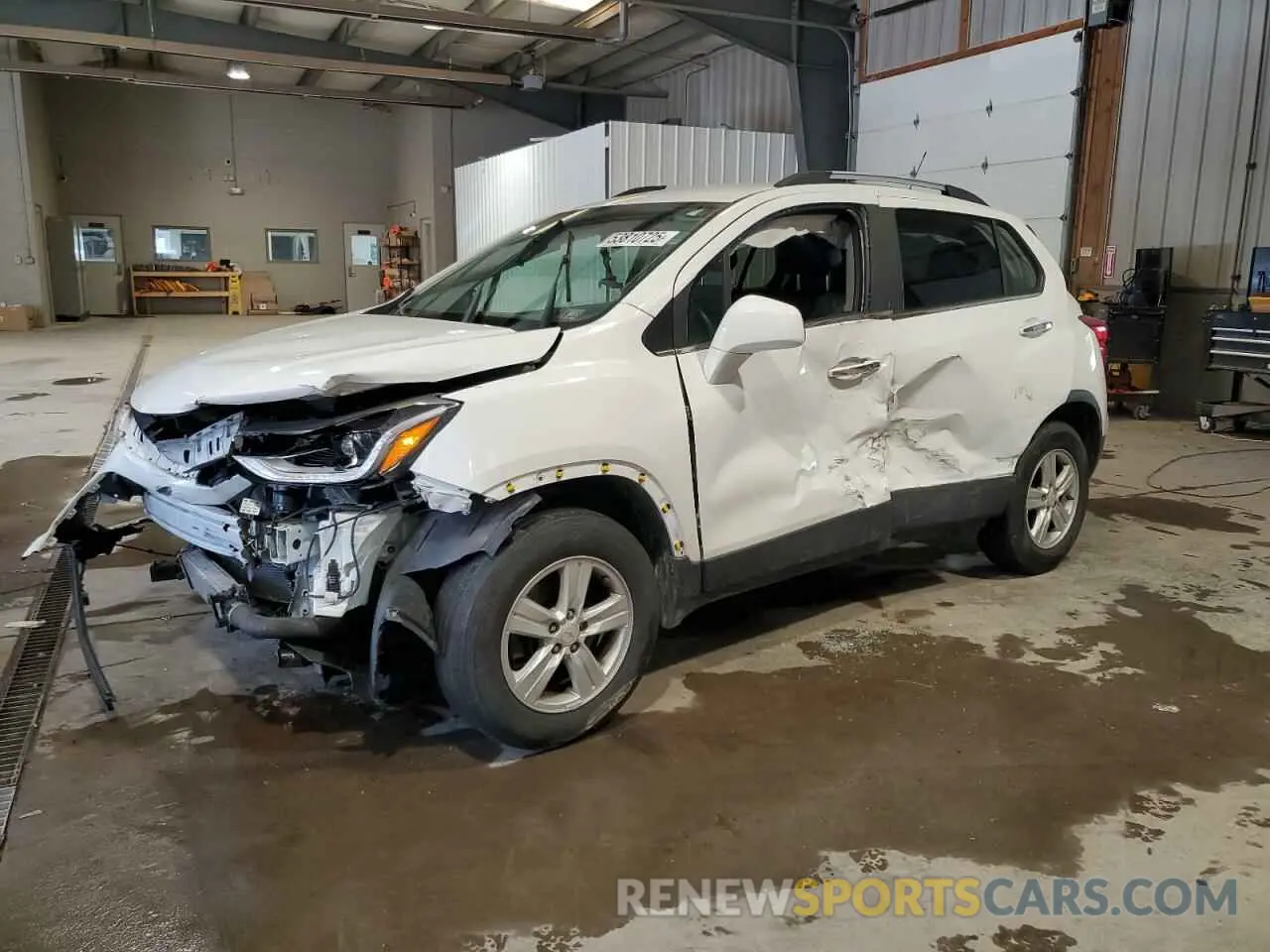 1 Photograph of a damaged car KL7CJPSBXLB029335 CHEVROLET TRAX 2020