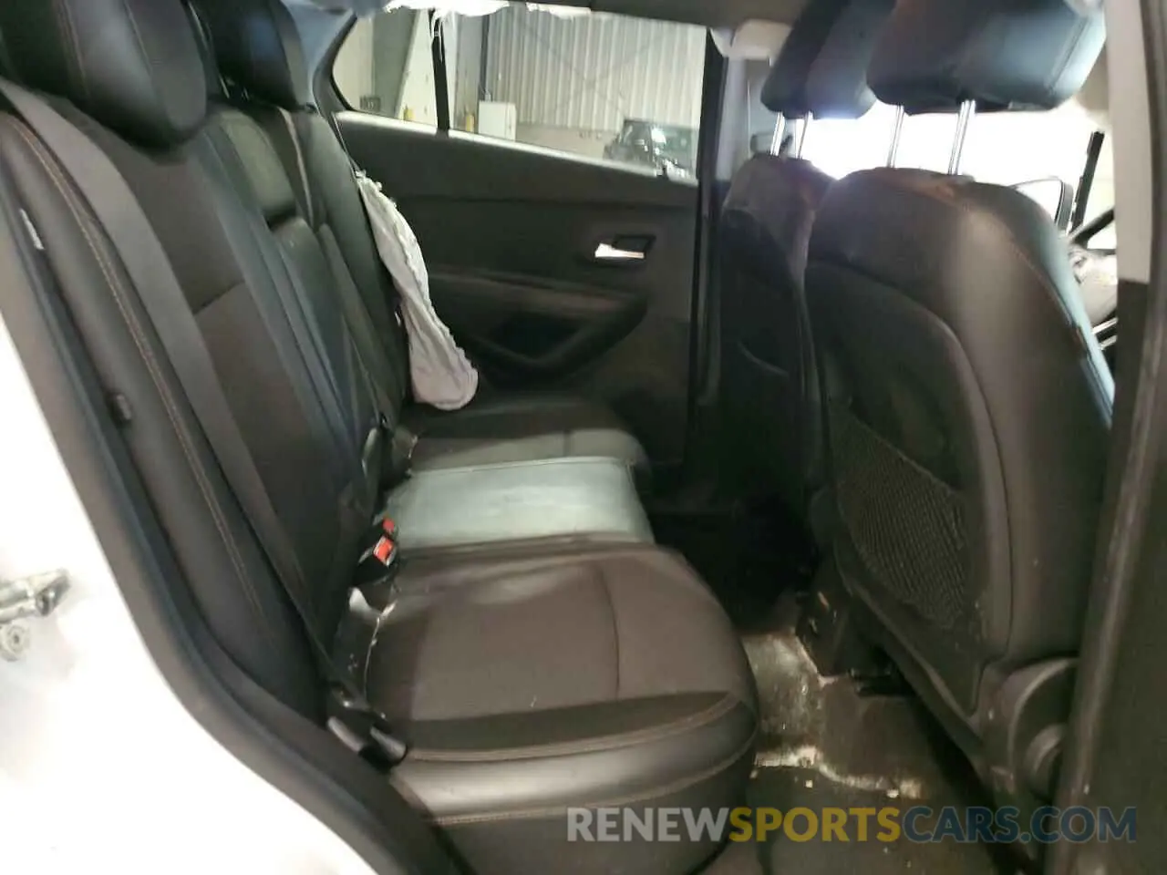 11 Photograph of a damaged car KL7CJPSBXLB029335 CHEVROLET TRAX 2020