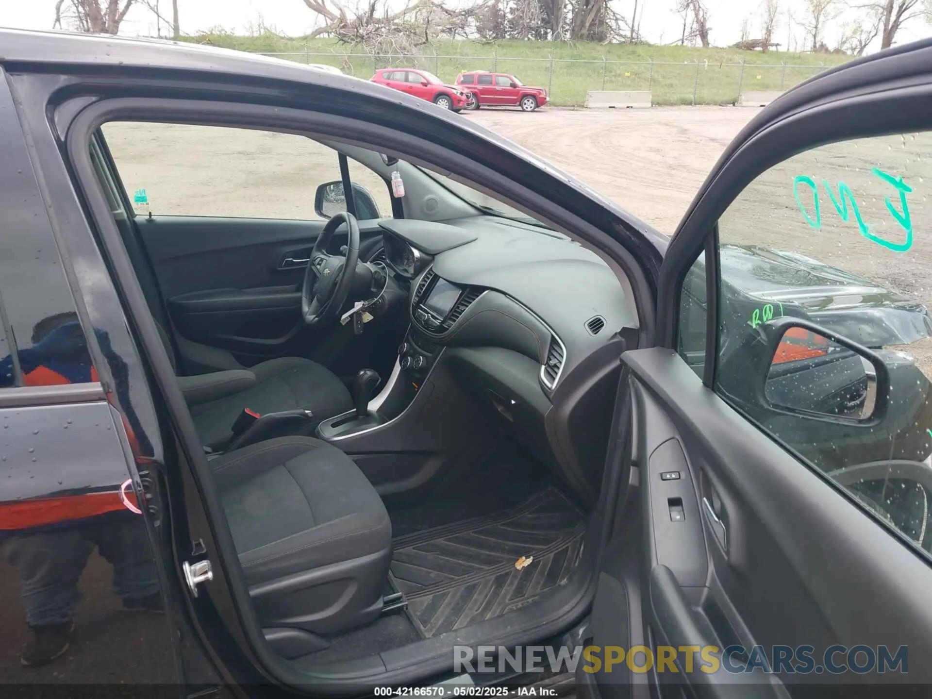 5 Photograph of a damaged car KL7CJKSB1MB309813 CHEVROLET TRAX 2021