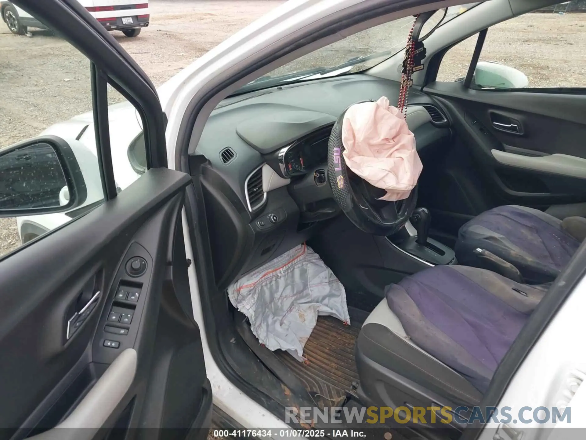 5 Фотография поврежденного автомобиля KL7CJKSB1MB322397 CHEVROLET TRAX 2021