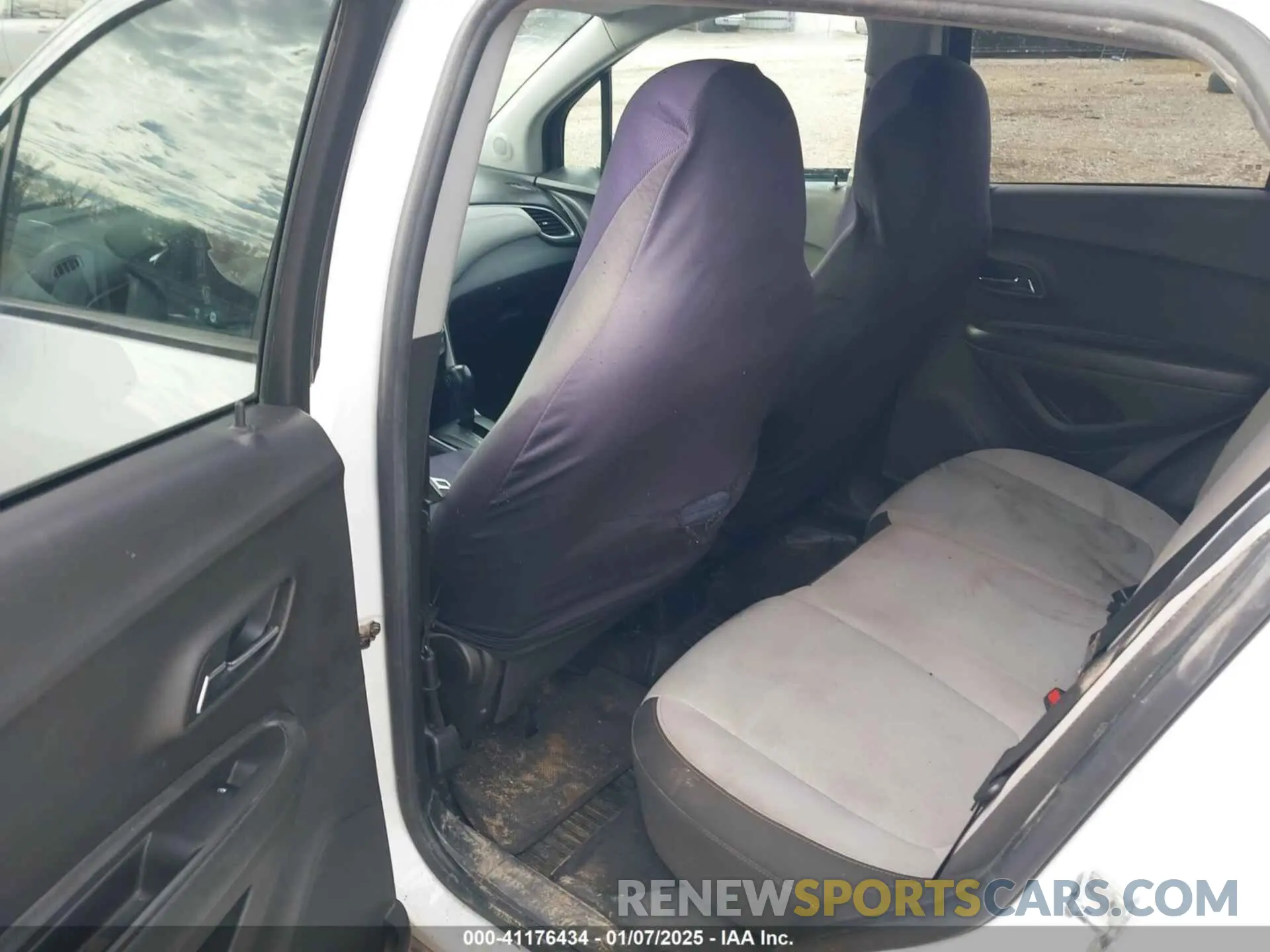 8 Фотография поврежденного автомобиля KL7CJKSB1MB322397 CHEVROLET TRAX 2021