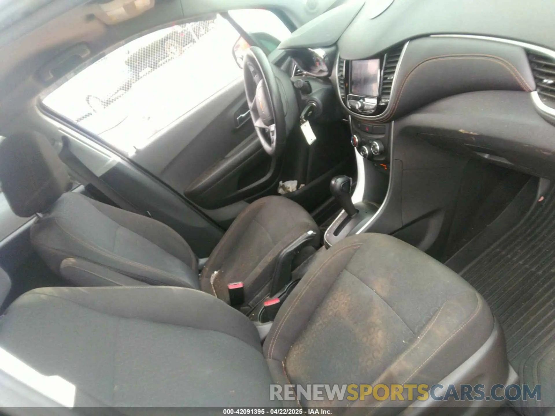 5 Фотография поврежденного автомобиля KL7CJKSB3MB332543 CHEVROLET TRAX 2021
