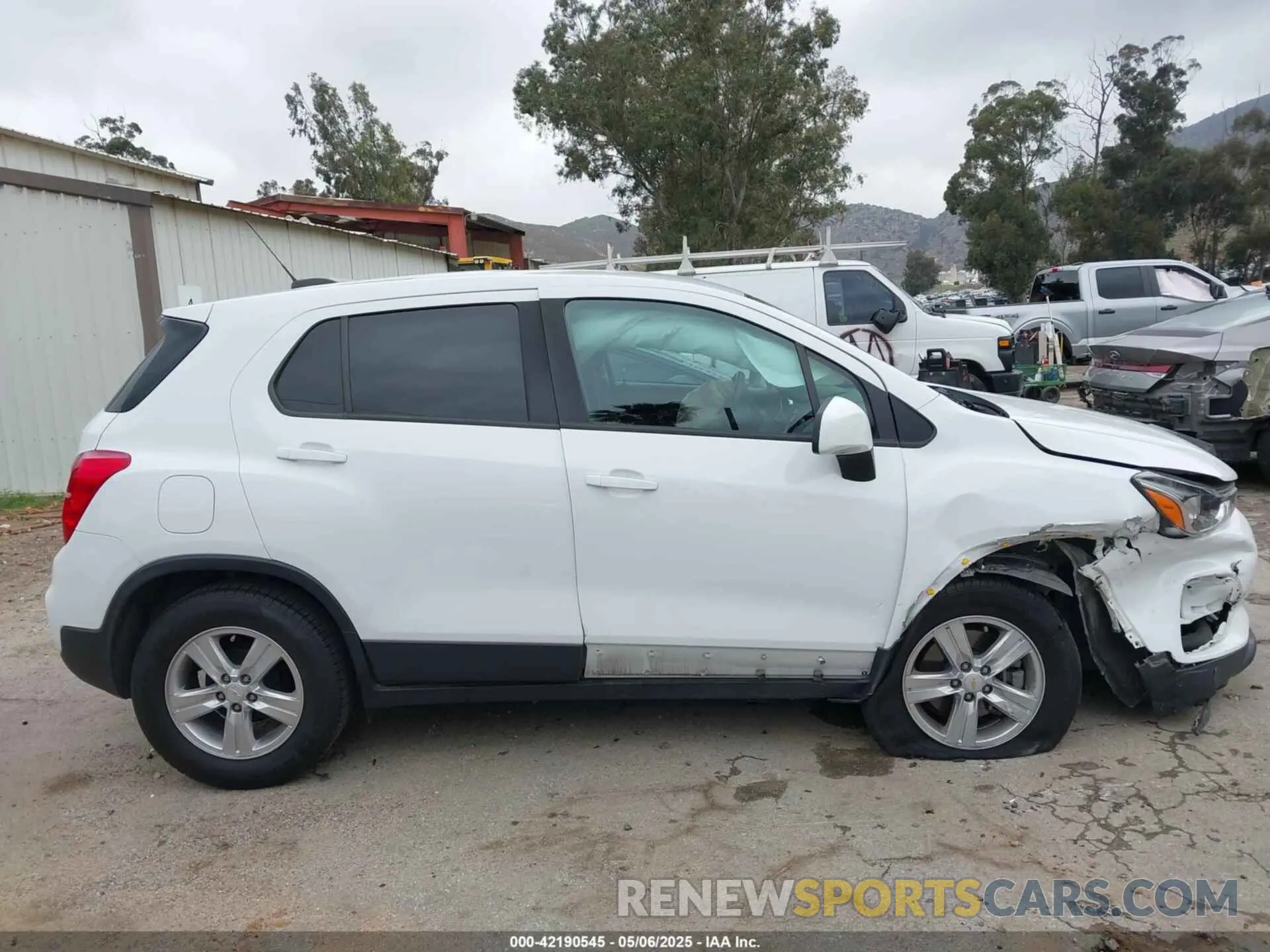 13 Фотография поврежденного автомобиля KL7CJKSB4MB320840 CHEVROLET TRAX 2021
