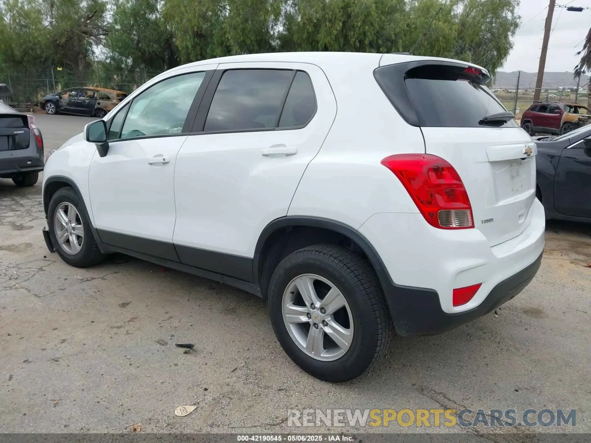 3 Фотография поврежденного автомобиля KL7CJKSB4MB320840 CHEVROLET TRAX 2021