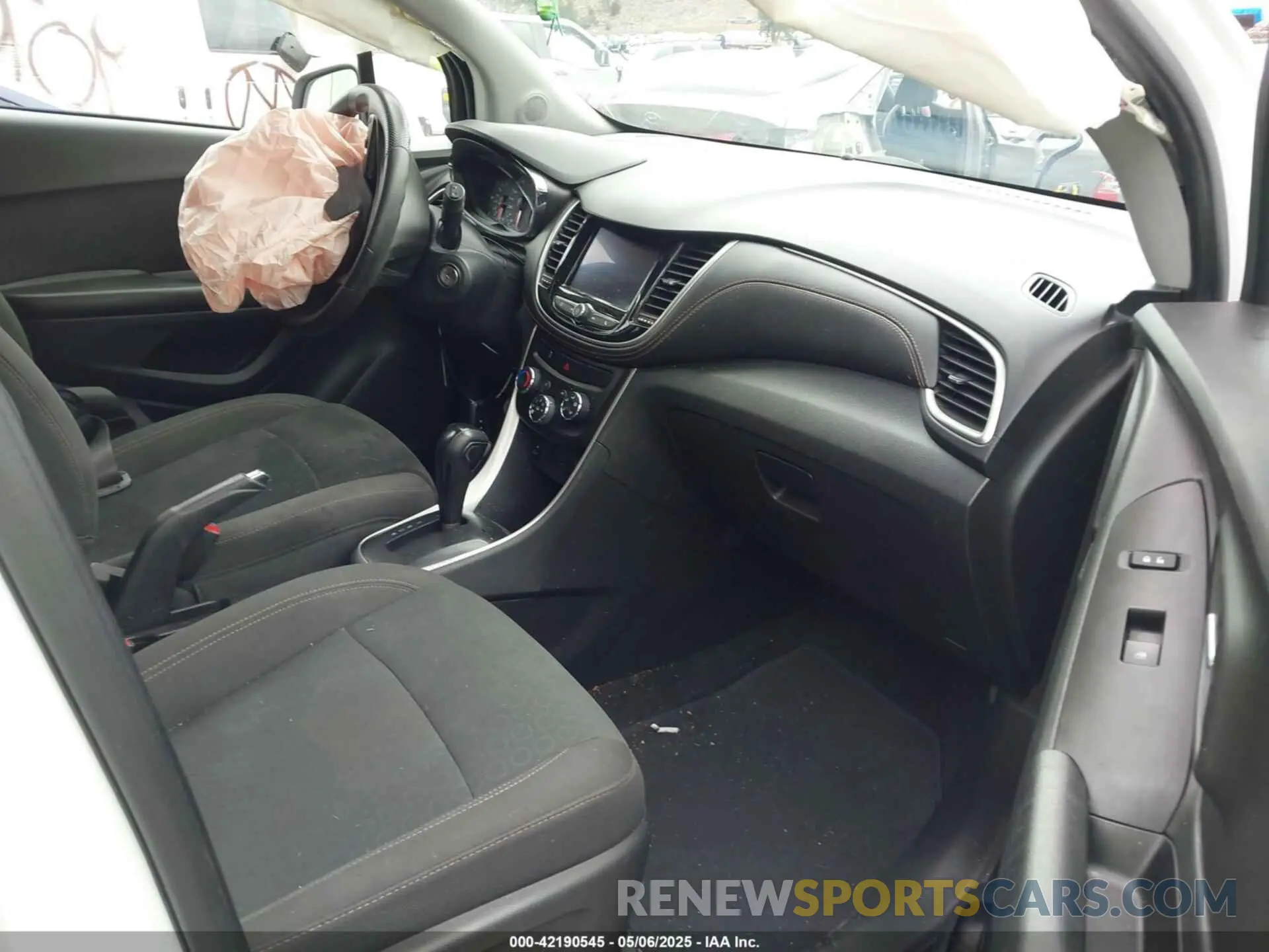 5 Фотография поврежденного автомобиля KL7CJKSB4MB320840 CHEVROLET TRAX 2021