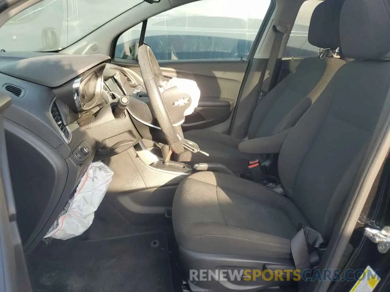 7 Фотография поврежденного автомобиля KL7CJKSB5MB303139 CHEVROLET TRAX 2021