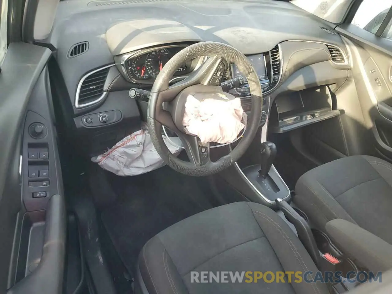 8 Фотография поврежденного автомобиля KL7CJKSB5MB303139 CHEVROLET TRAX 2021