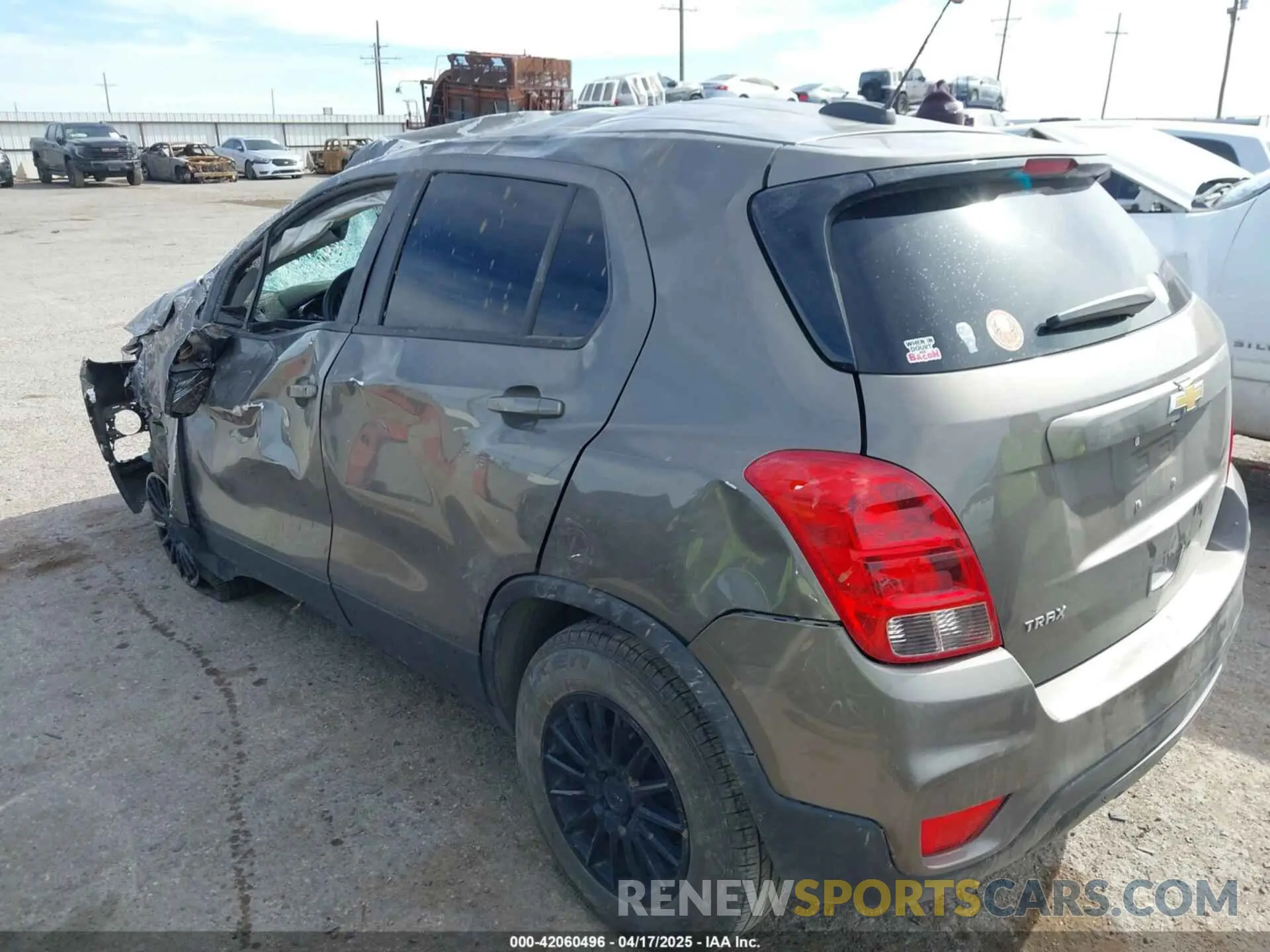 3 Фотография поврежденного автомобиля KL7CJKSB5MB307403 CHEVROLET TRAX 2021
