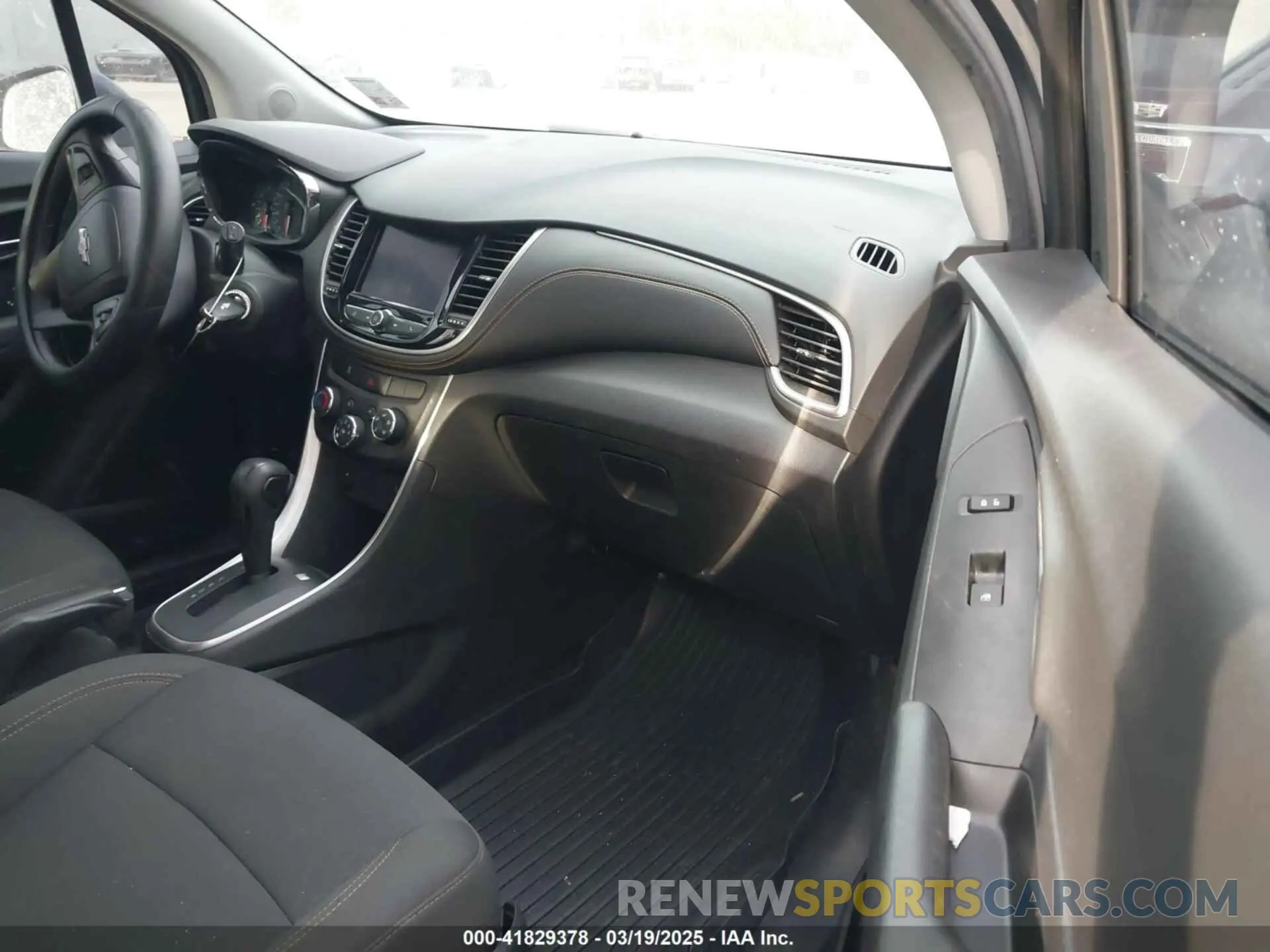 5 Photograph of a damaged car KL7CJKSB5MB307997 CHEVROLET TRAX 2021