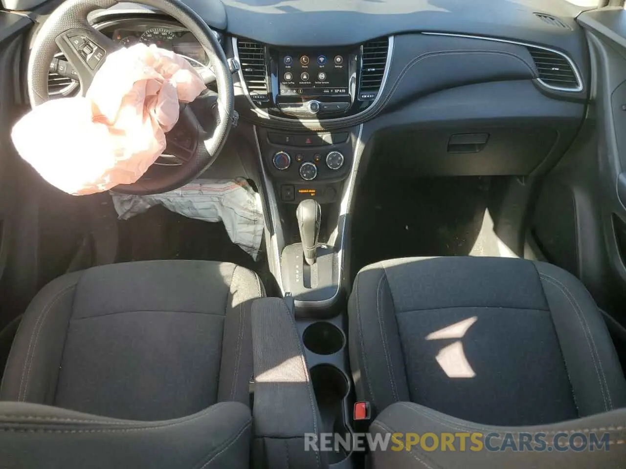 8 Photograph of a damaged car KL7CJKSB5MB320068 CHEVROLET TRAX 2021