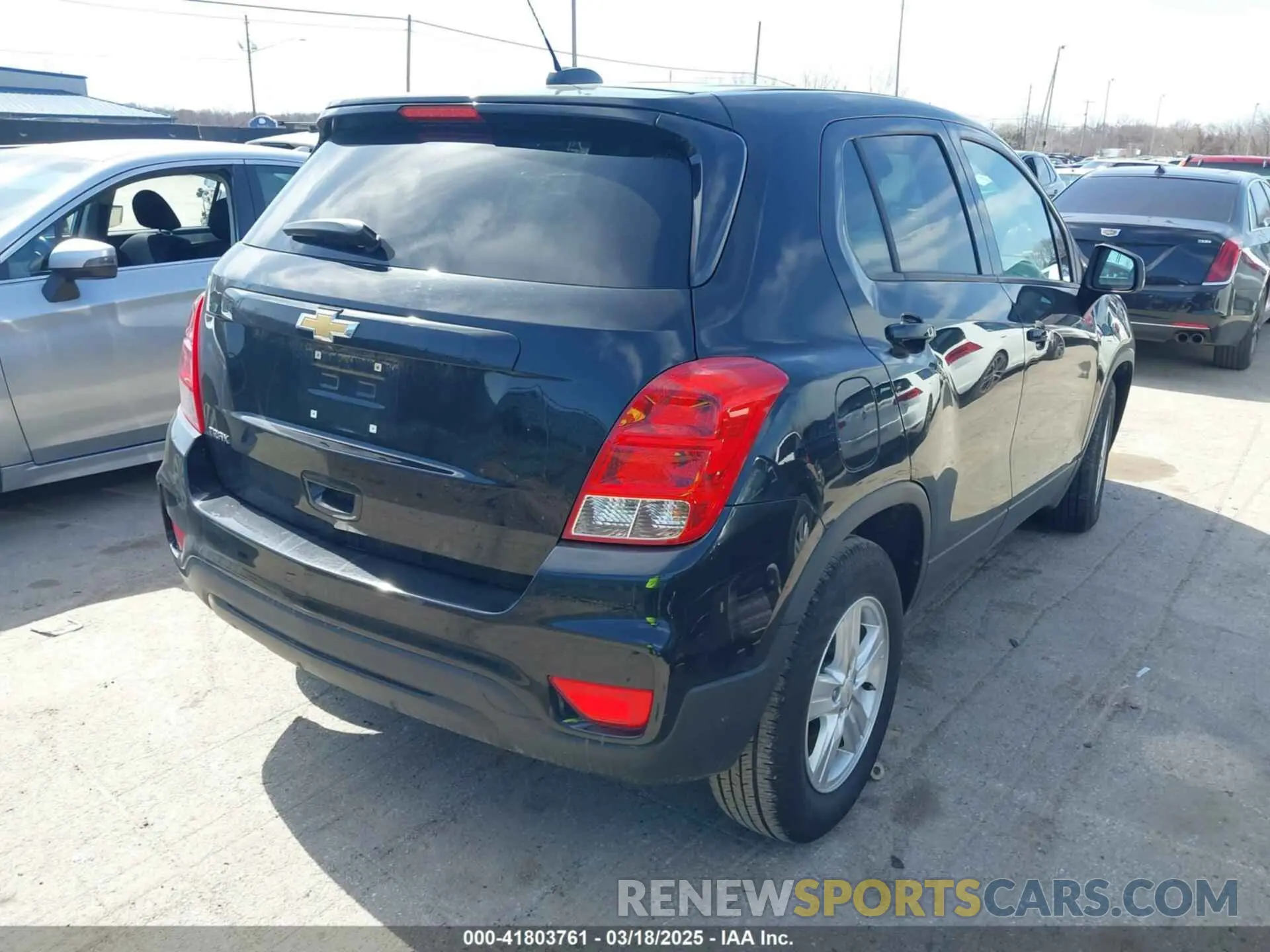 4 Photograph of a damaged car KL7CJKSB8MB303491 CHEVROLET TRAX 2021