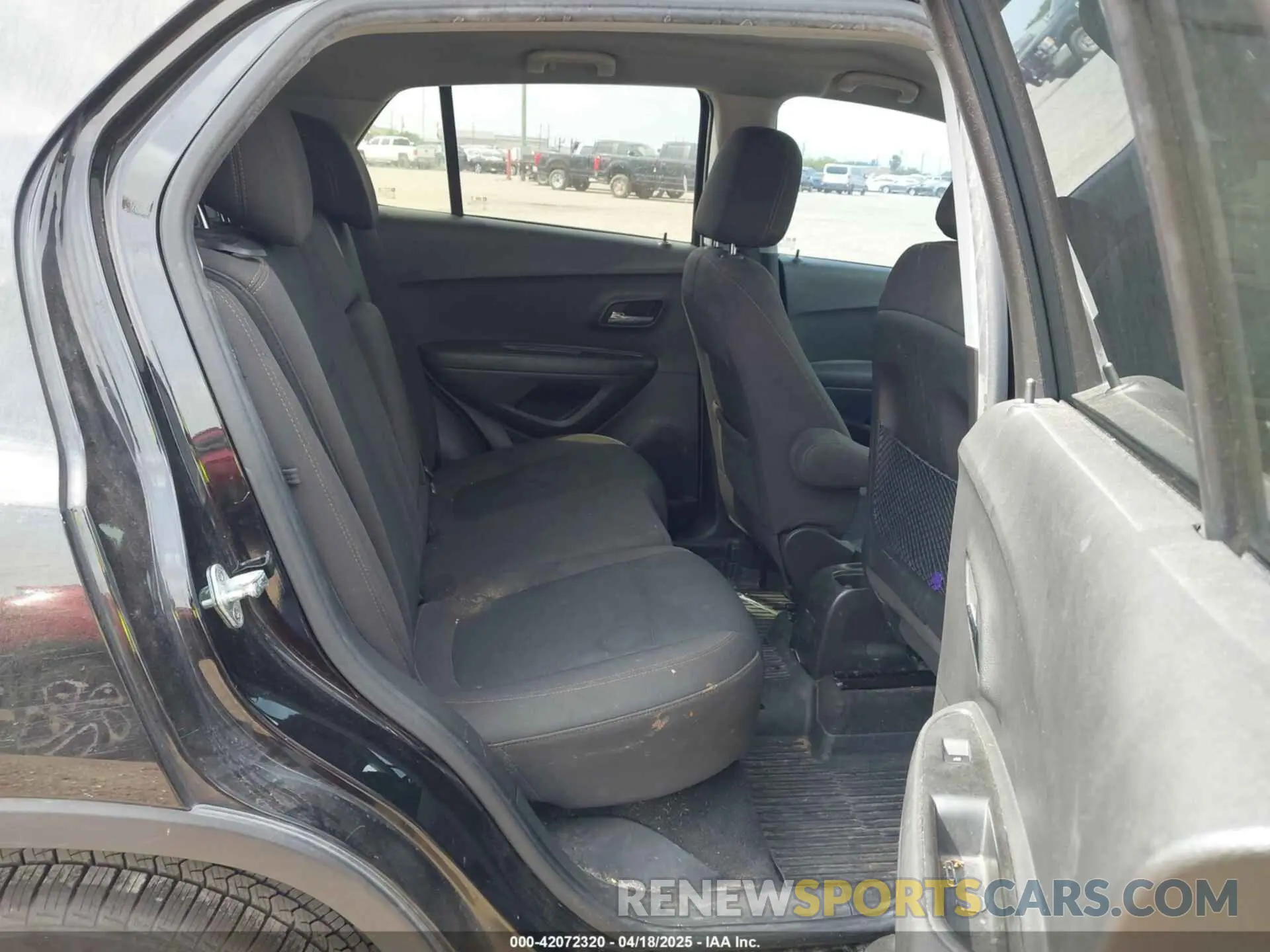 8 Фотография поврежденного автомобиля KL7CJKSBXMB301452 CHEVROLET TRAX 2021