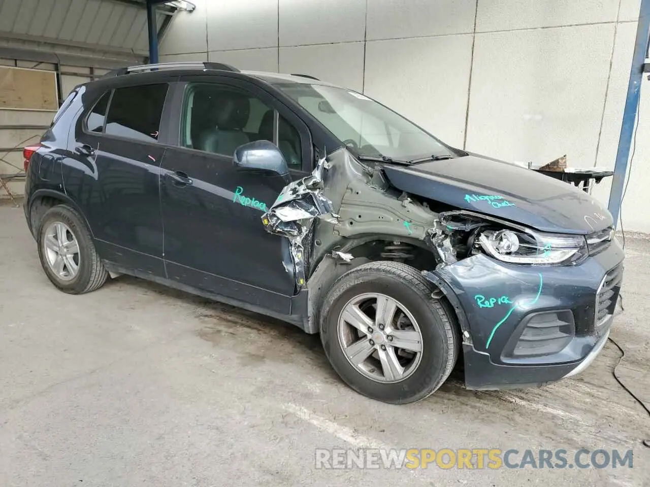 4 Photograph of a damaged car KL7CJLSB0MB321506 CHEVROLET TRAX 2021