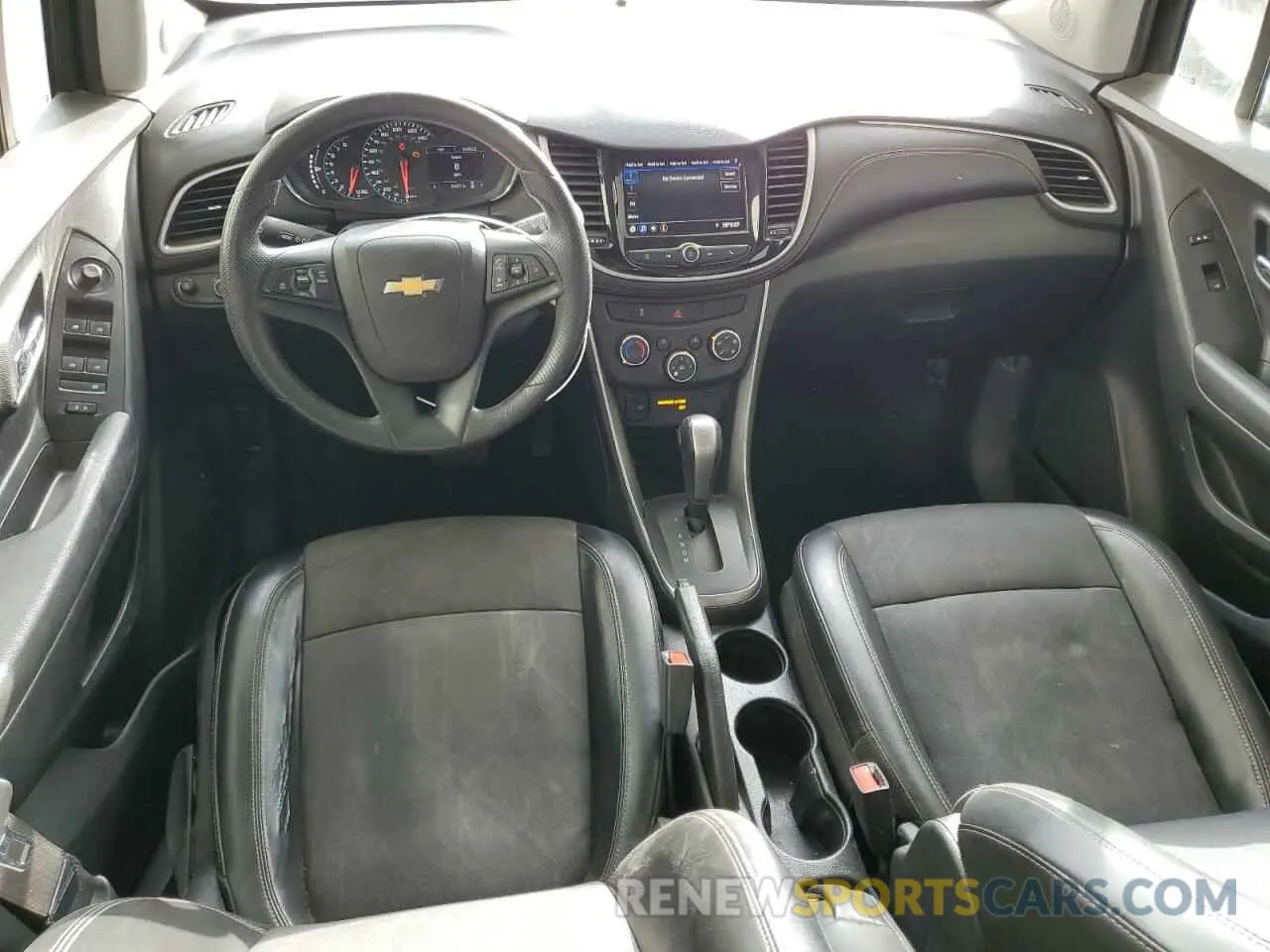 8 Photograph of a damaged car KL7CJLSB0MB321506 CHEVROLET TRAX 2021