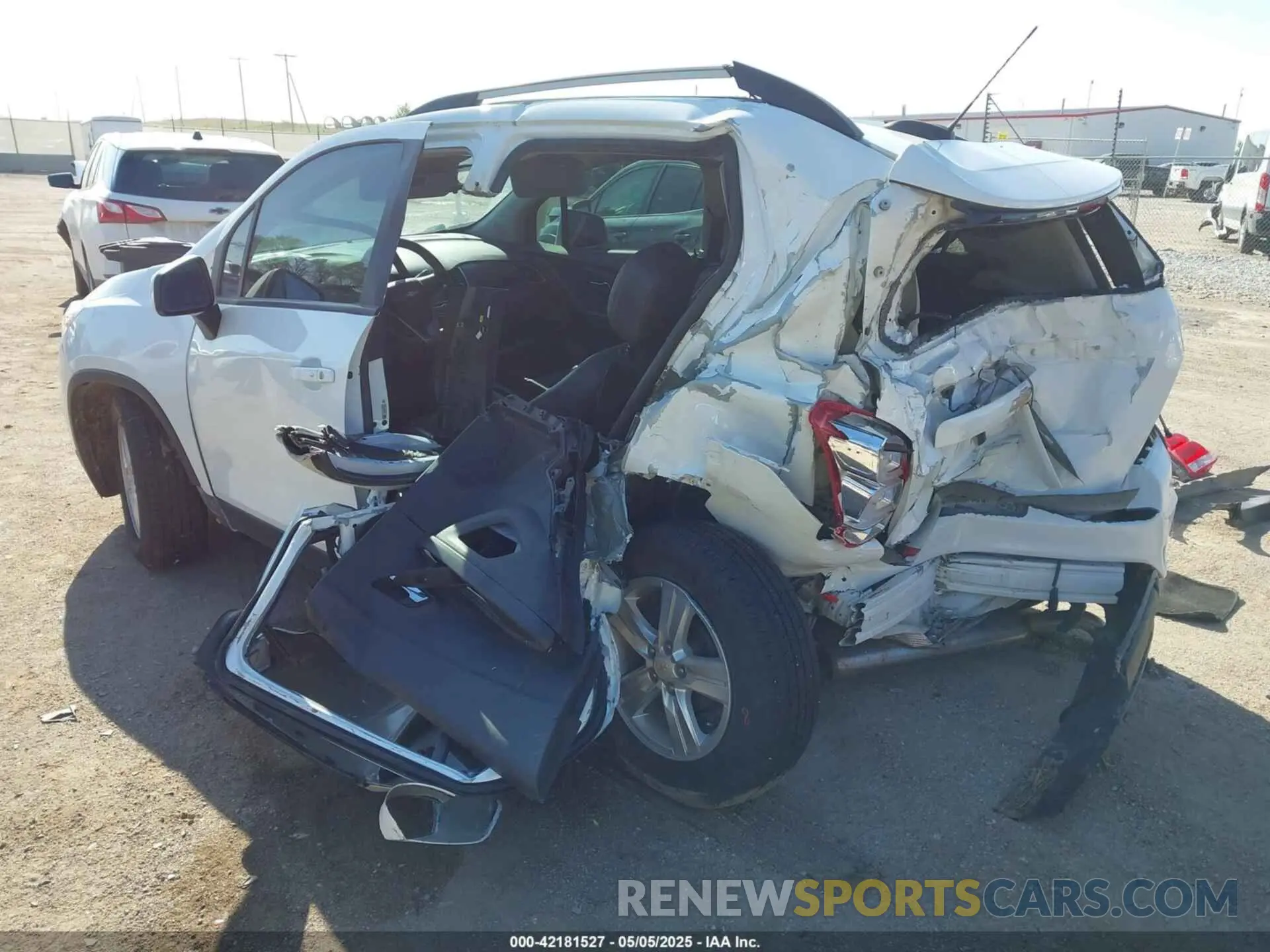 3 Фотография поврежденного автомобиля KL7CJLSB0MB339794 CHEVROLET TRAX 2021